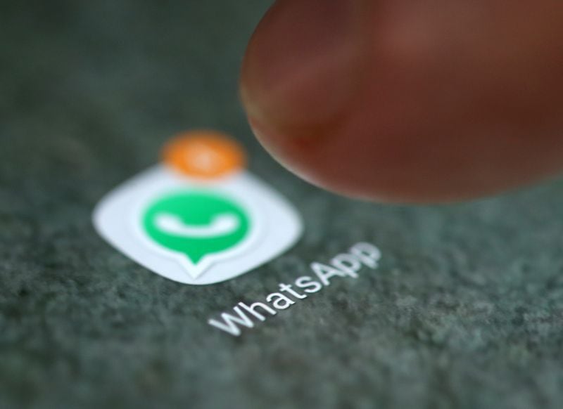 Foto de archivo ilustrativa del logo de WhatsApp en un smartphone Sep 15, 2017. REUTERS/Dado Ruvic/
