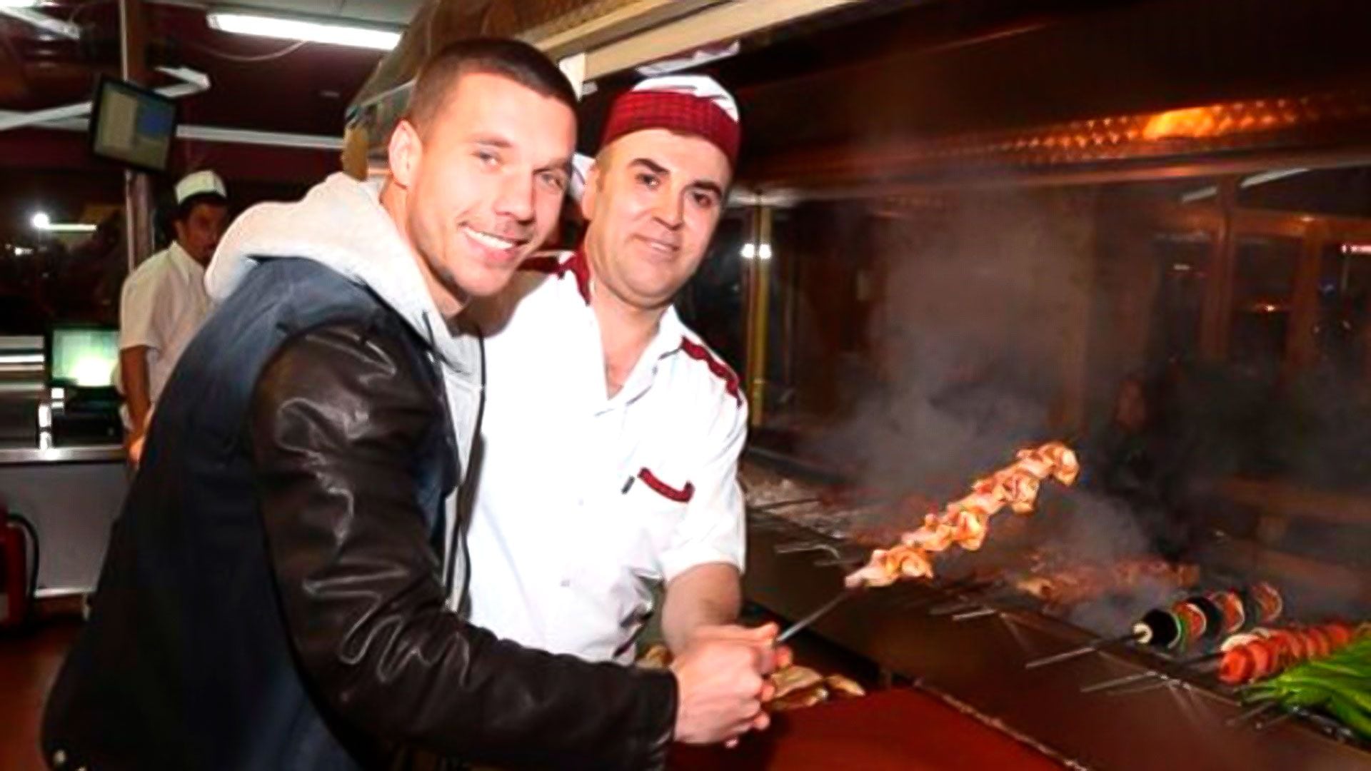 Lukas-Podolski-restaurante-portada