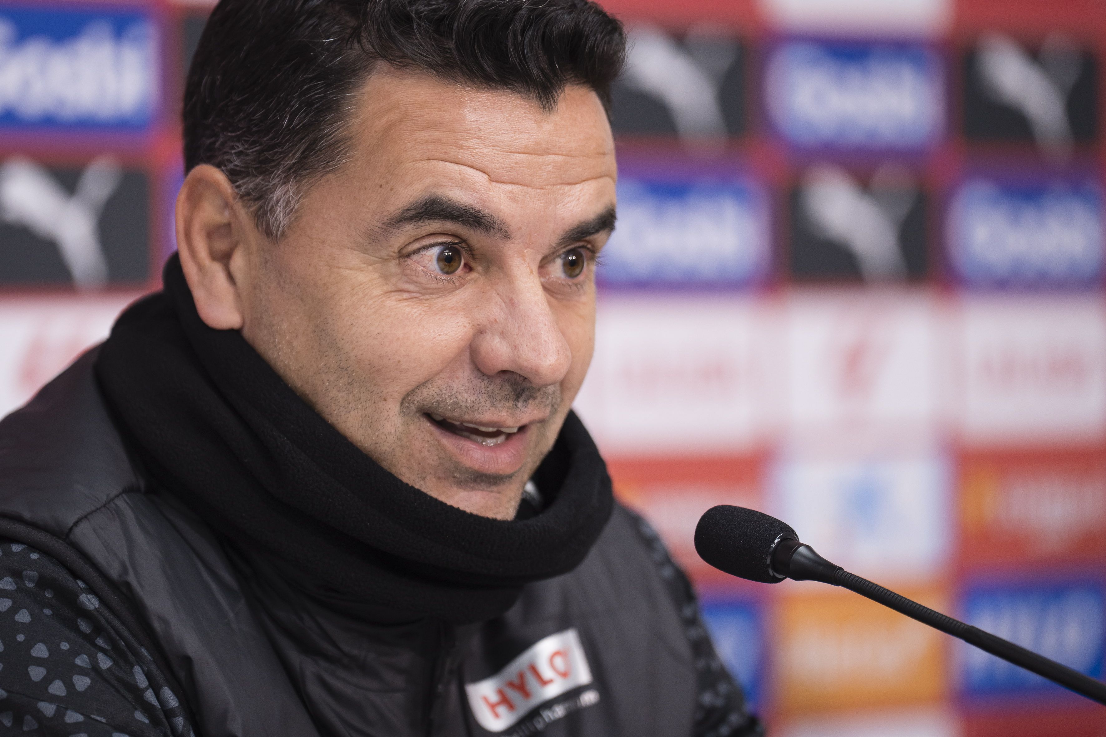 El entrenador del Girona, Michel, durante una rueda de prensa (EFE/David Borrat) 