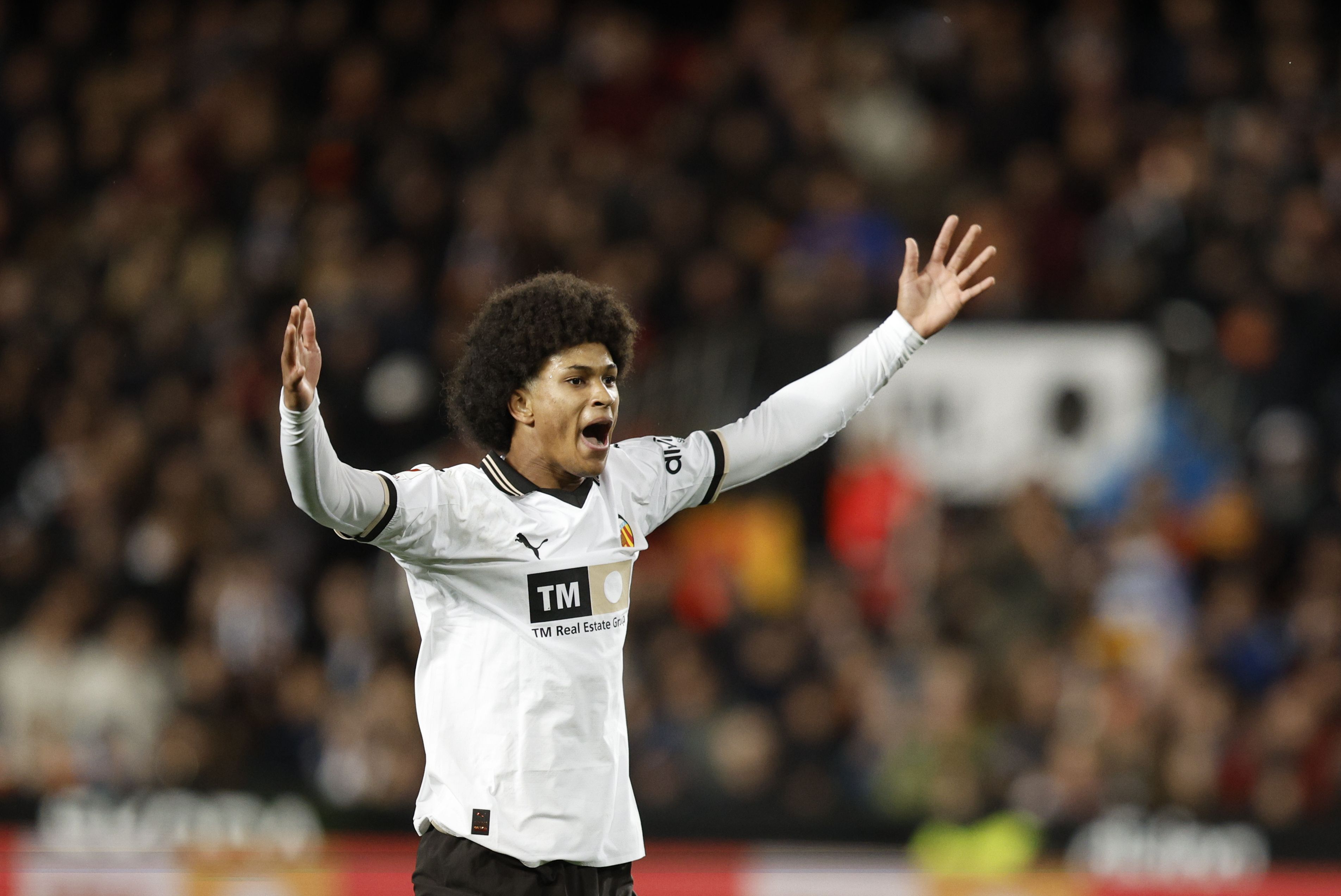 El delantero del Valencia Peter Federico González, al término del contra el Real Madrid. EFE / Kai Forsterling 