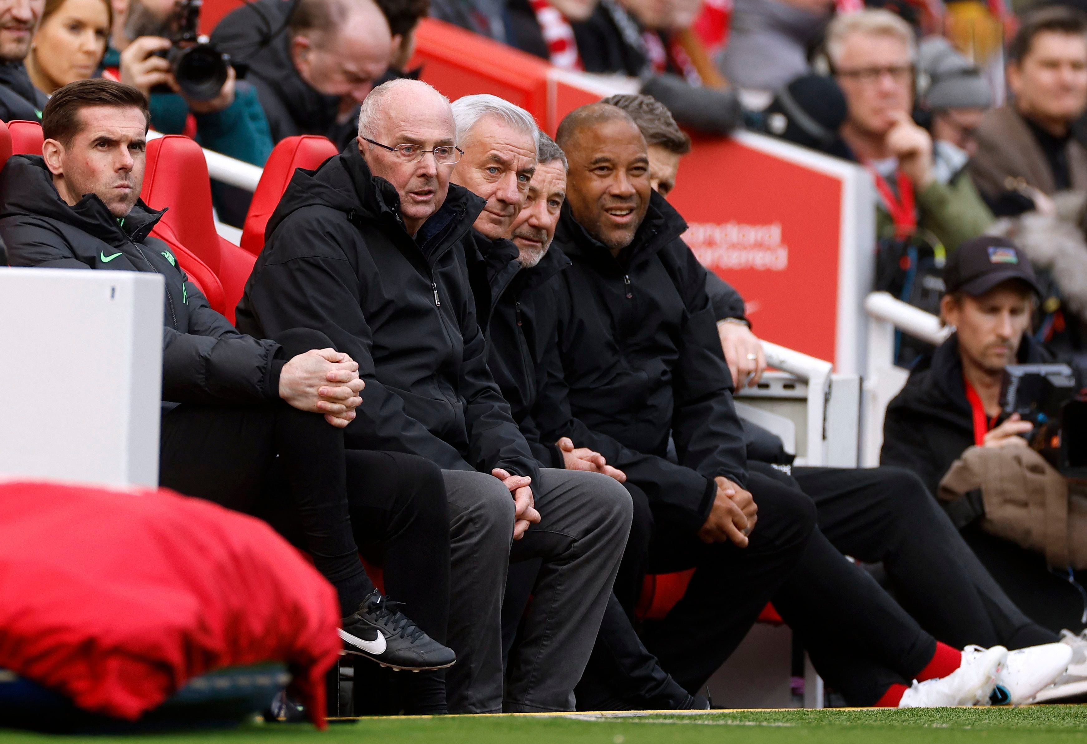 Eriksson al lado de Ian Rush, John Aldridge y John Barnes (Action Images via Reuters/Jason Cairnduff)