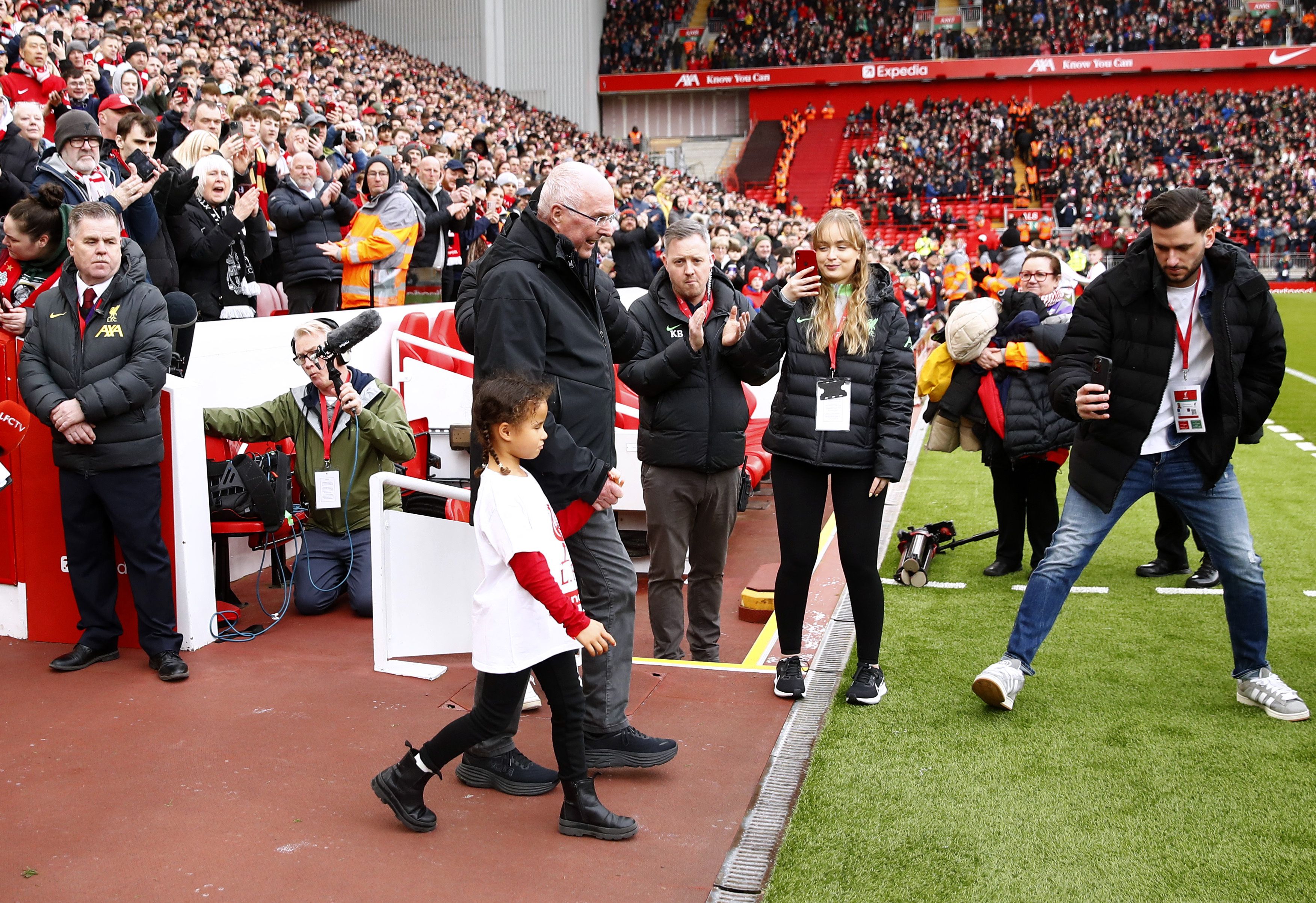 La salida al campo de juego de Sven-Göran Eriksson (Reuters/Jason Cairnduff)