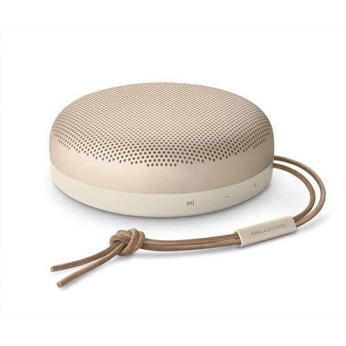 Bang & Olufsen Beosound A1 (2.ª Gen) Altavoz Bluetooth Inalámbrico Portátil Resistente al Agua y al Polvo con Sonido de 360 Grados, Alexa y Speakerphone, Hasta 18 horas de Batería Gold