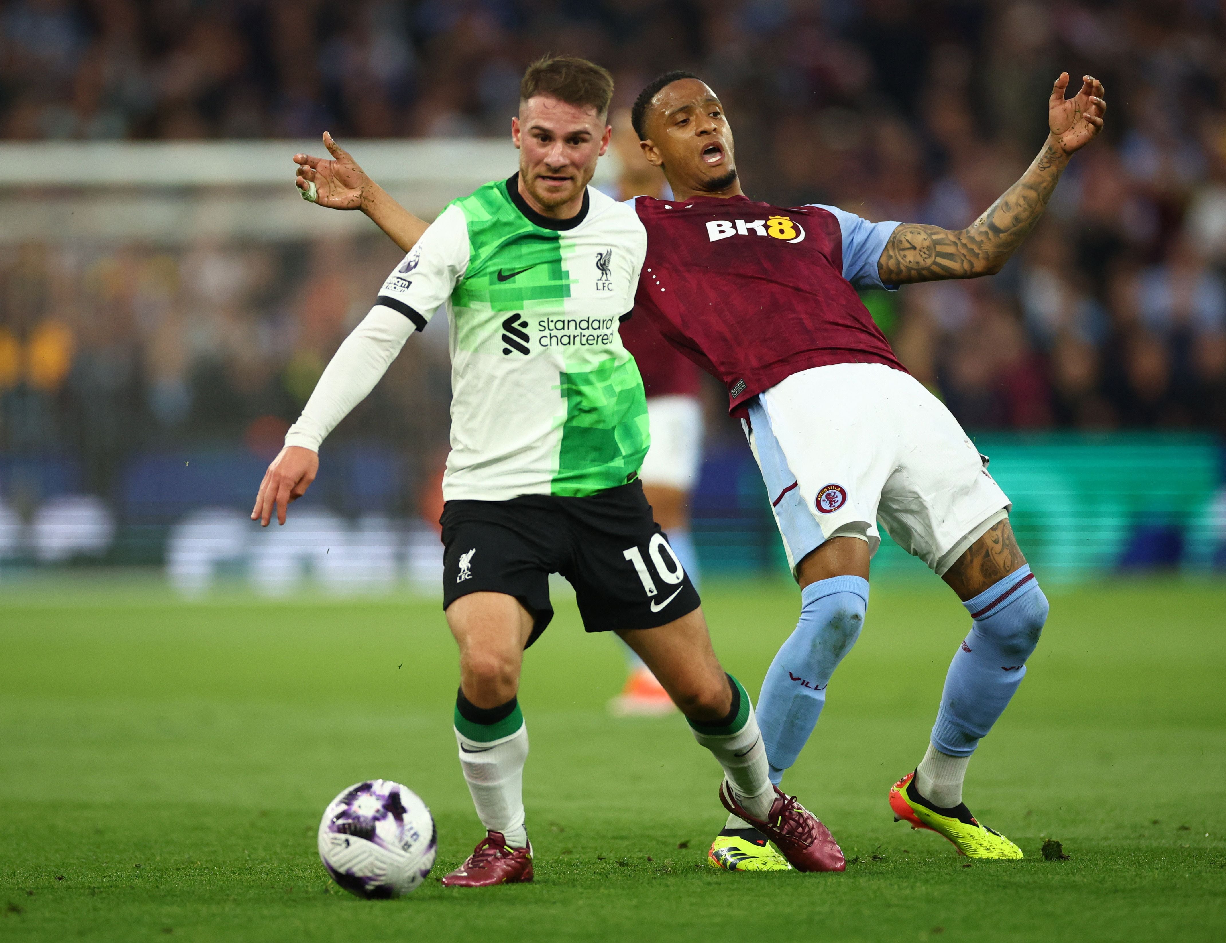 Alexis Mac Allister perdió la pelota en el 2-3 del Aston Villa, pero cumplió con una buena labor (Reuters/Andrew Boyers)