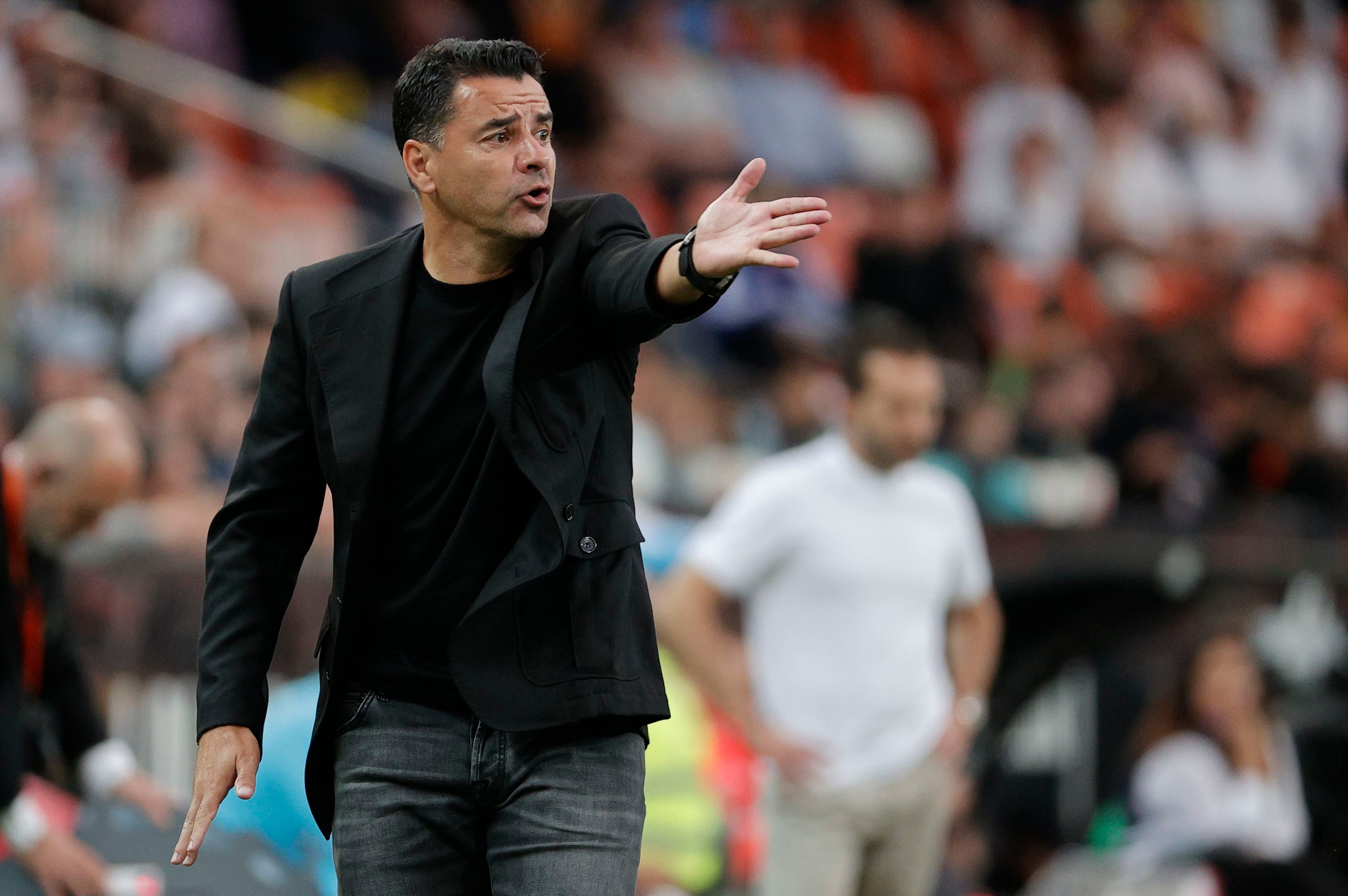 El entrenador del Girona, Míchel Sánchez, durante el encuentro correspondiente a la jornada 37 de Primera División que disputaron en el estadio de Mestalla, en Valencia