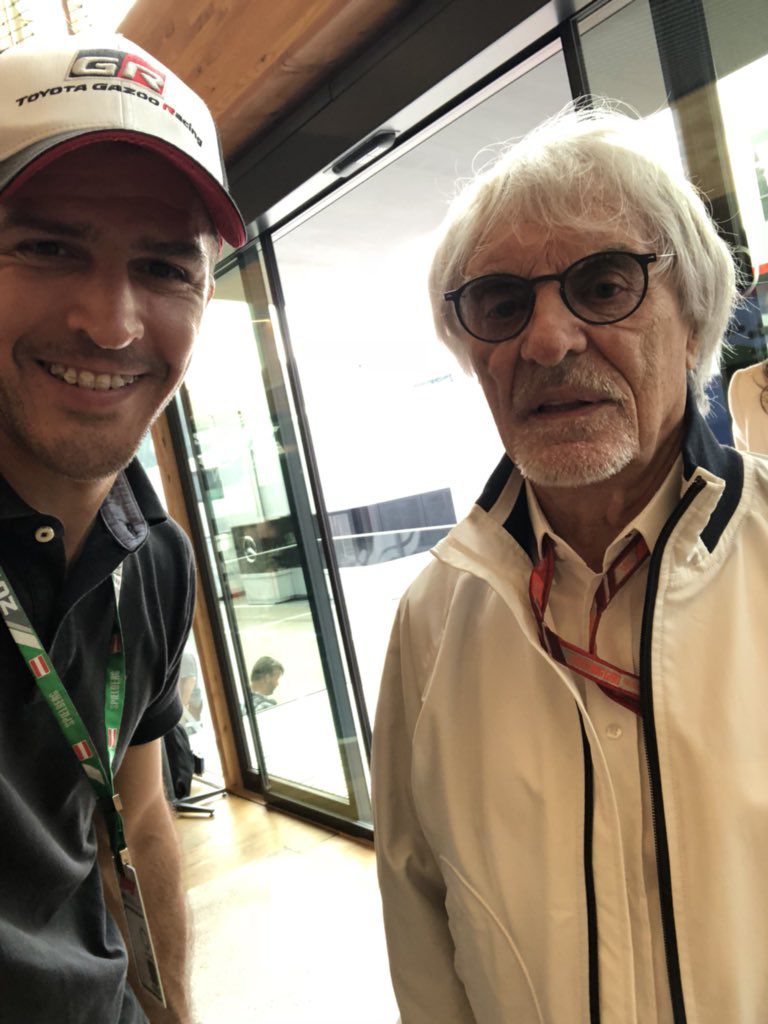 Junto a Bernie Ecclestone en una visita a una carrera de Fórmula 1 (@rossimatias)