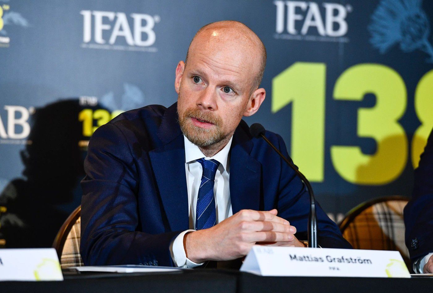 Mattias Grafström, nuevo secretario general de la FIFA en un congreso de la IFAB, en 2023 (Prensa FIFA)