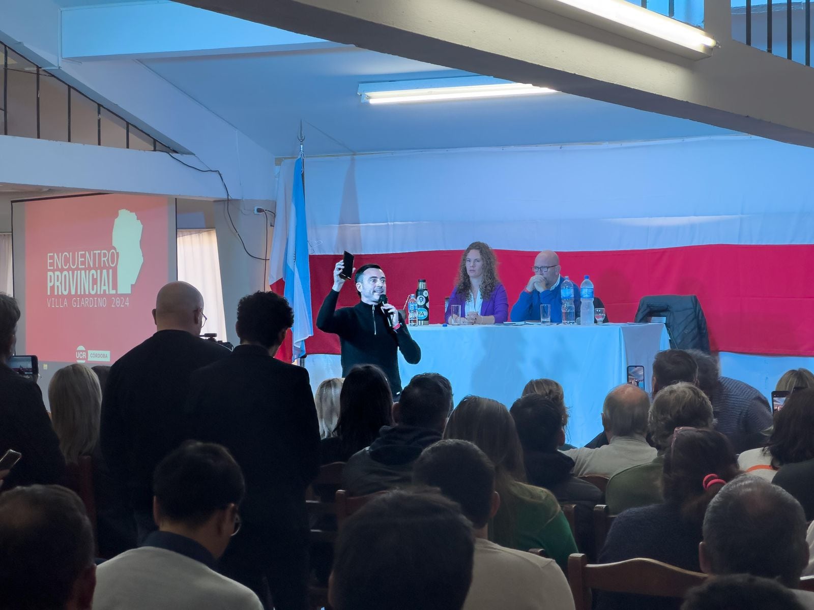 "Ya sabemos lo que es Llaryora, es el Sergio Massa cordobés”, denunció Rodrigo de Loredo durante el plenario de Villar Giardino