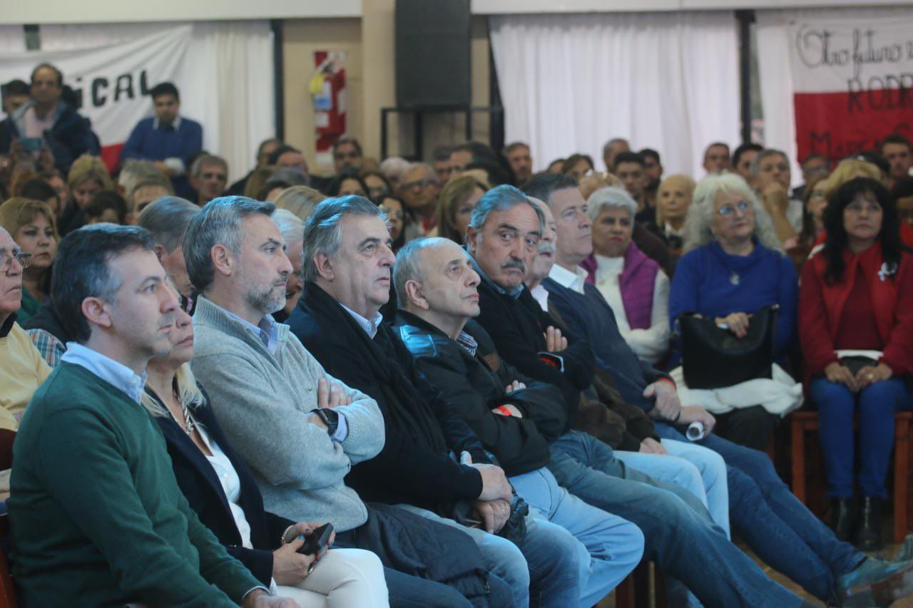 Ramón Mestre fue uno de los radicales más refractarios al planteo mayoritario en la cumbre. Se sentó junto a Mario Negri