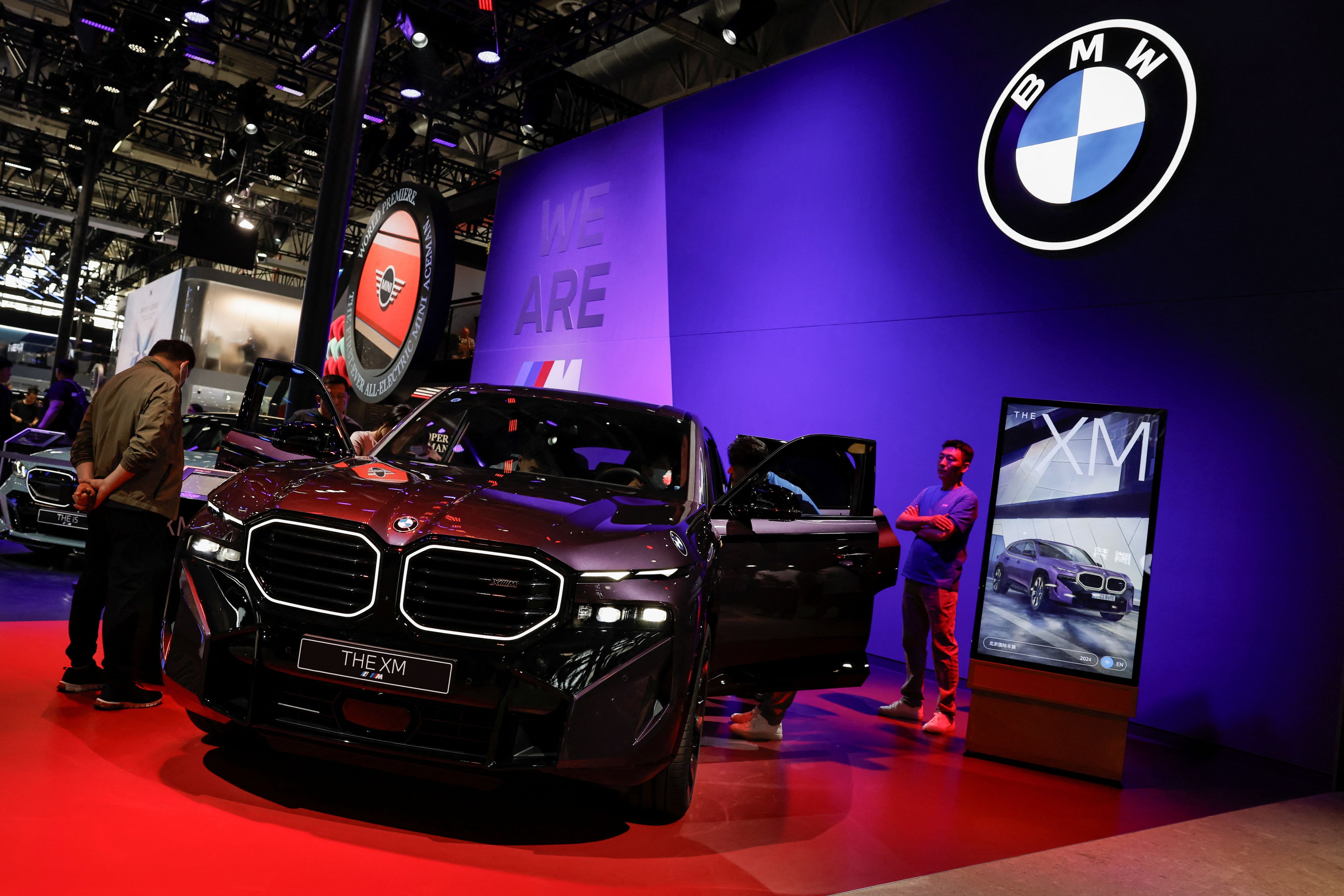 BMW presentó varias referencias de vehículos en este evento que congrega varias compañías de la industria. (Foto: REUTERS/Tingshu Wang)