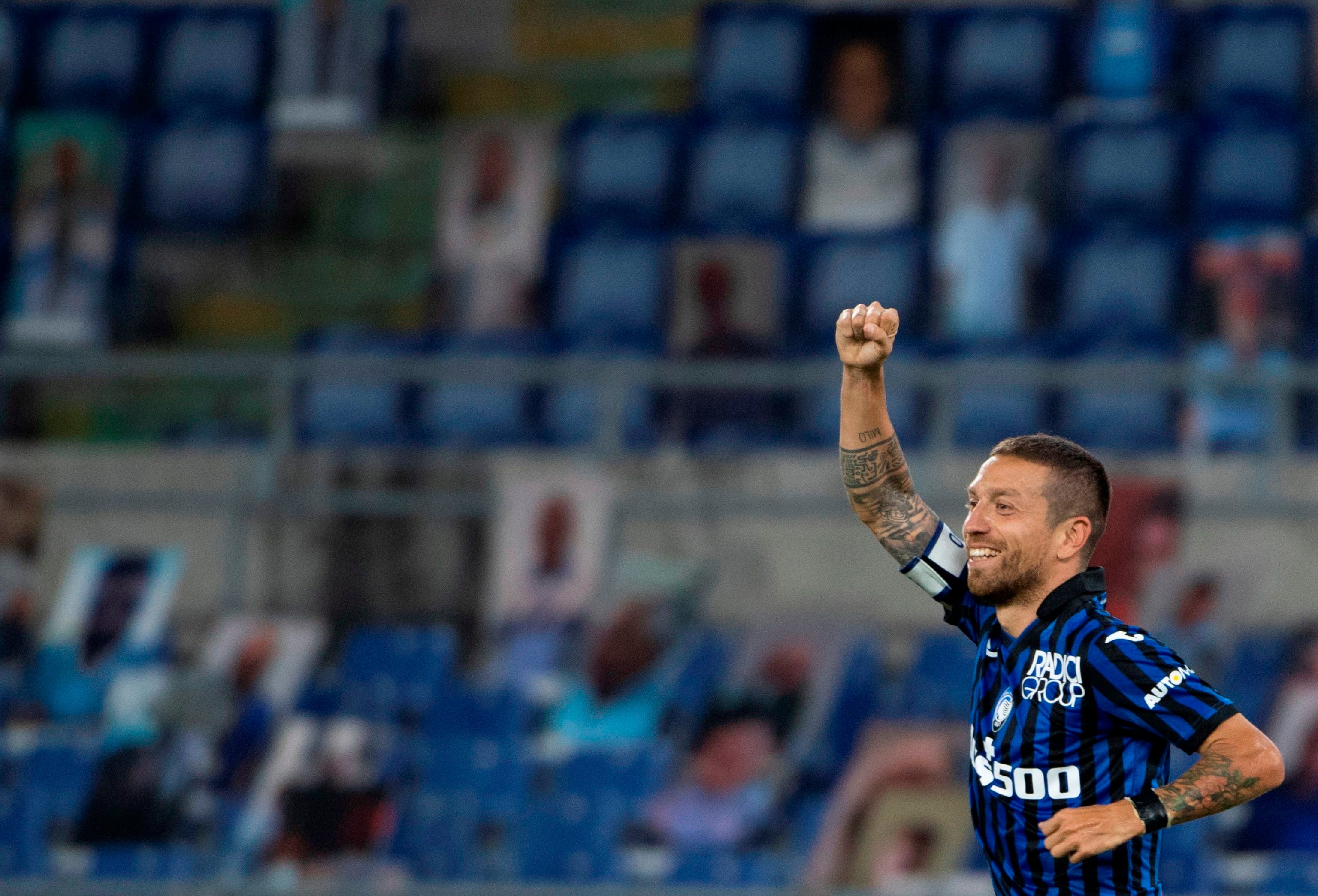 Papu Gómez con la cinta de capitán del Atalanta (Foto: EFE/EPA/MAURIZIO BRAMBATTI)