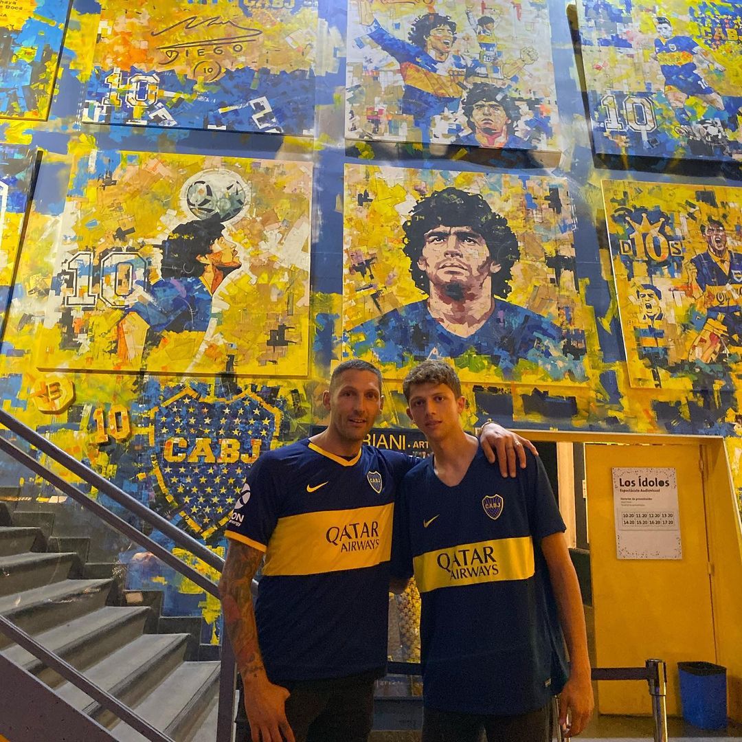 Marco Materazzi durante su visita a La Bombonera con su hijo (@marcomaterazzi)