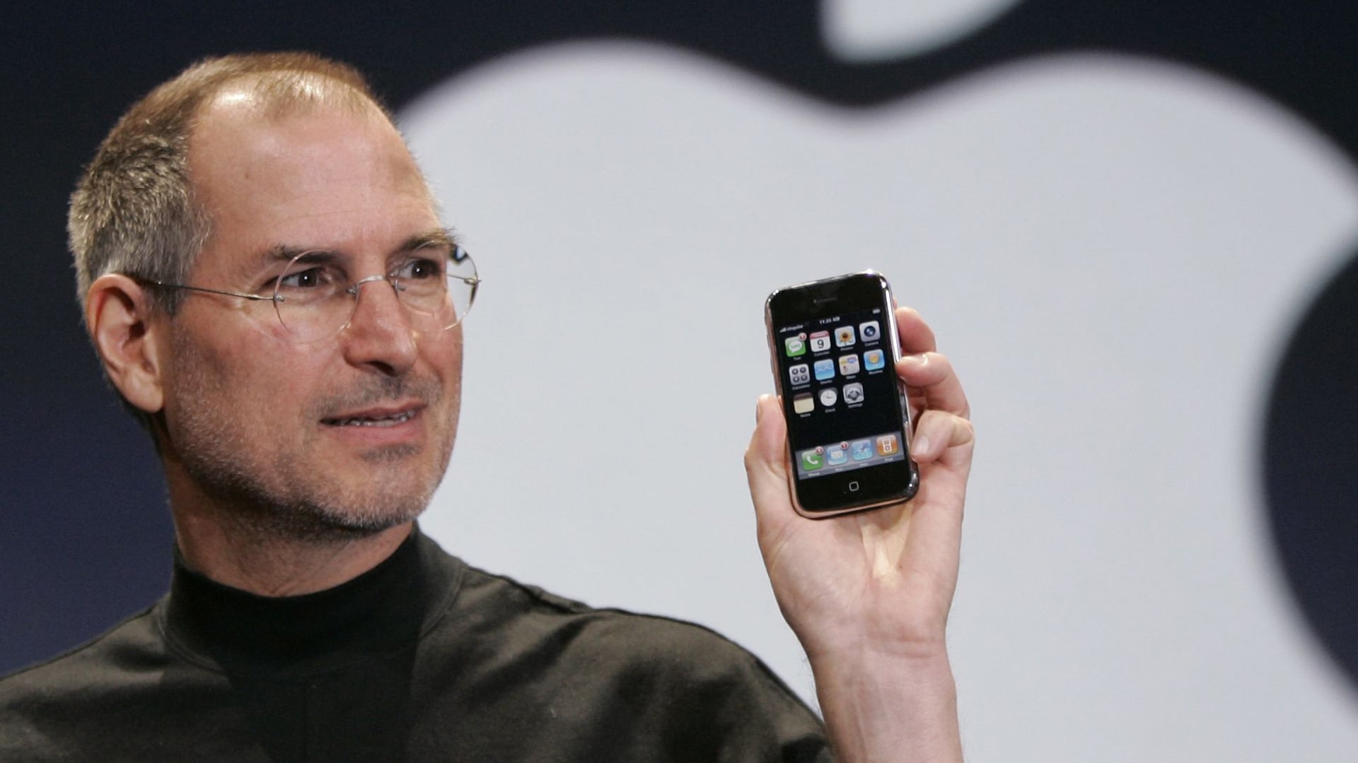Steve Jobs en el lanzamiento del primer iPhone del mundo en 2007.