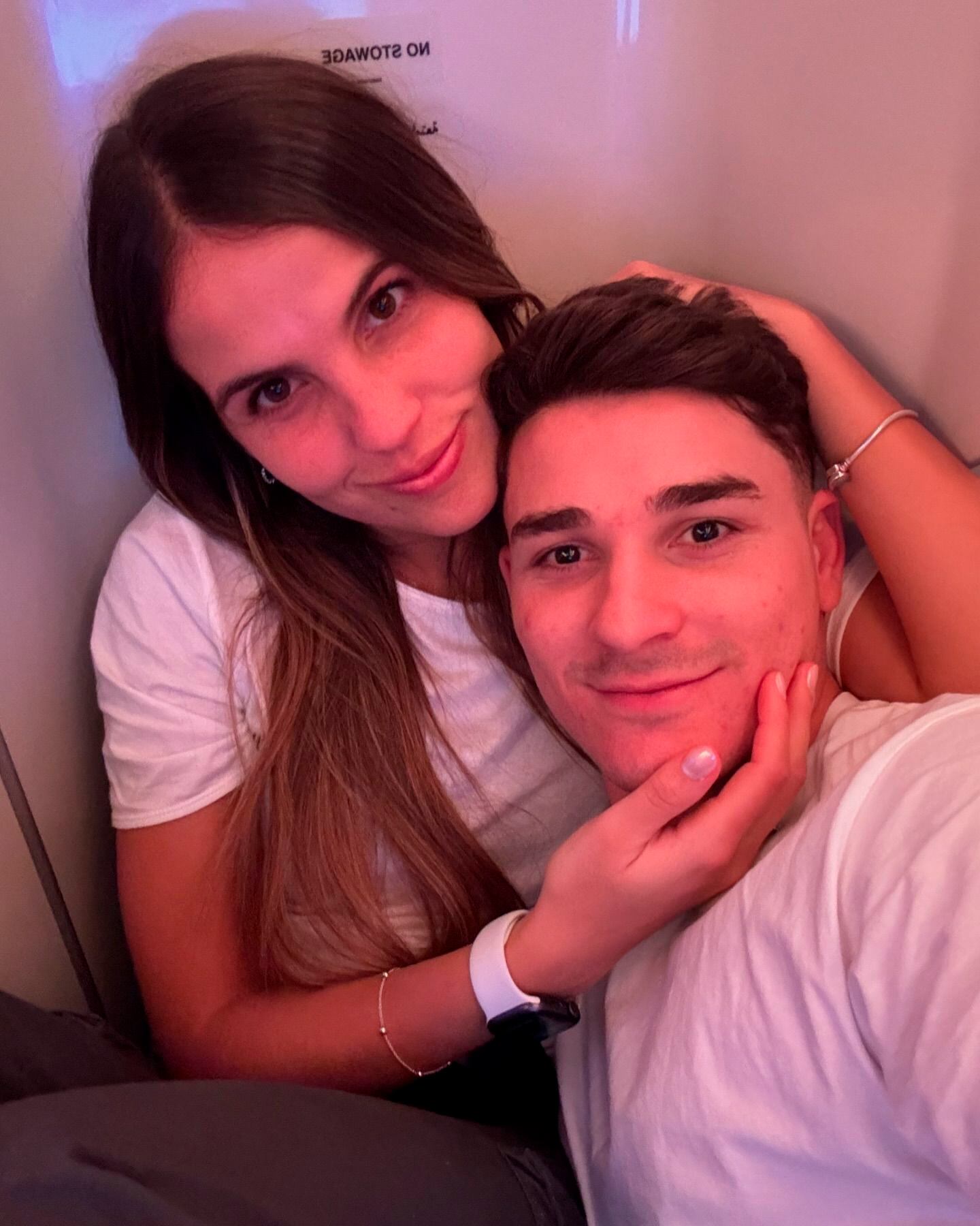 Julián Álvares saludó a su novia por el cumpleaños