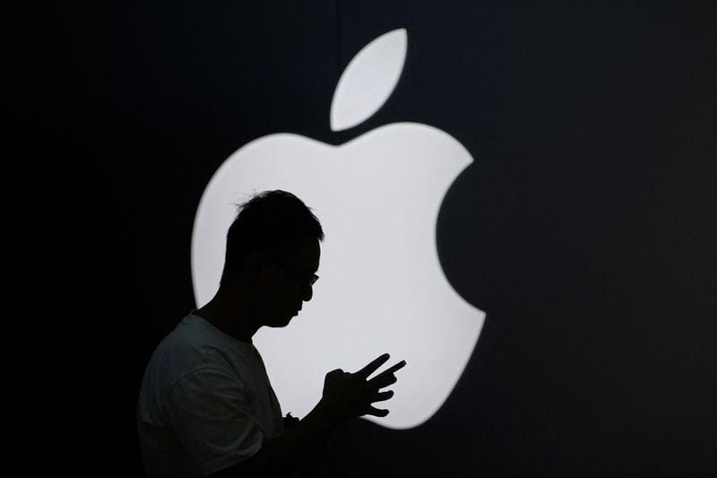 Apple estaría buscando un producto que genere un impacto similar al iPhone y un robot para el hogar sería el adecuado. (REUTERS/Aly Song/File photo)