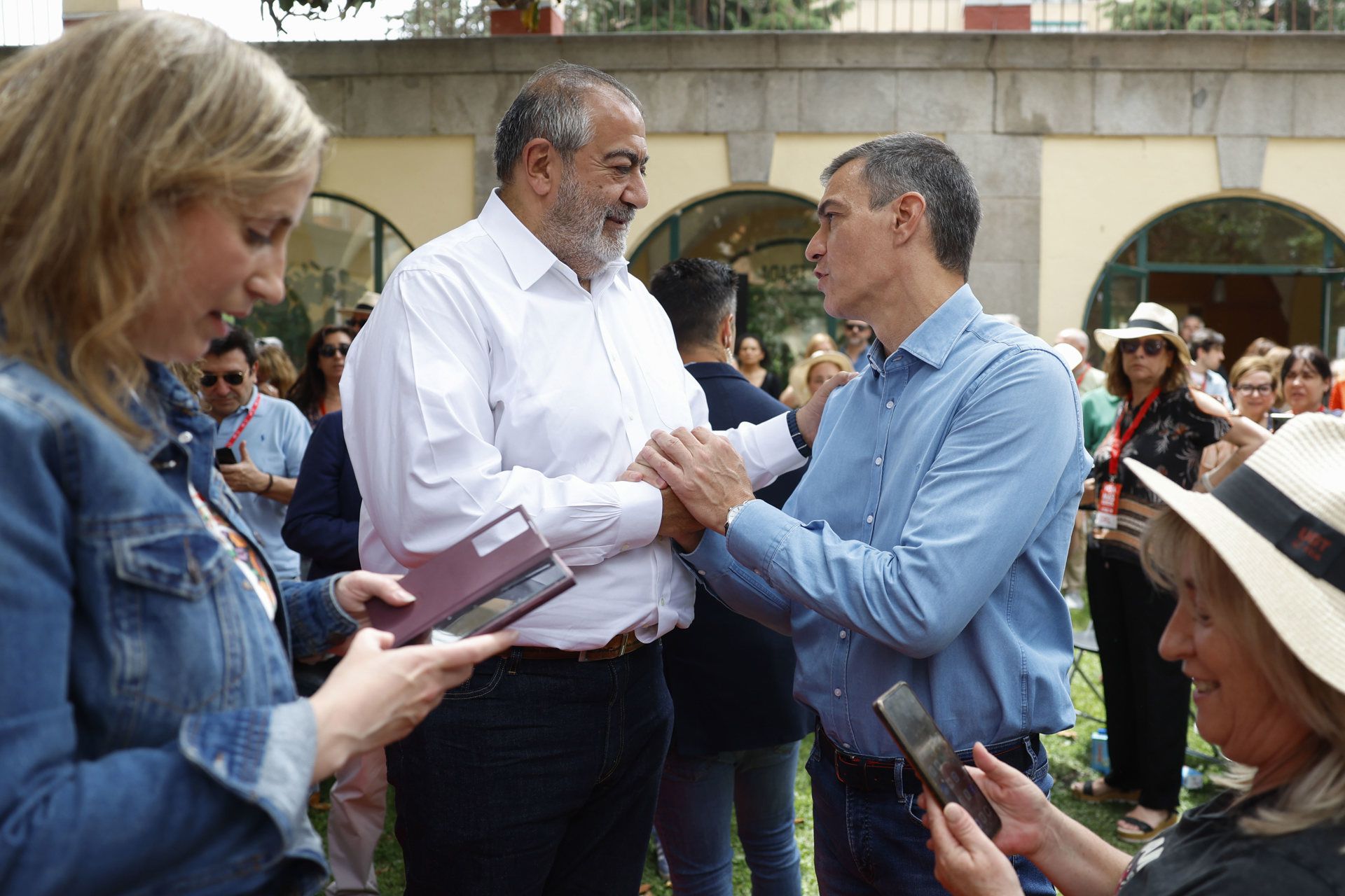 Pedro Sánchez y Héctor Daer en el acto de cierre de campaña