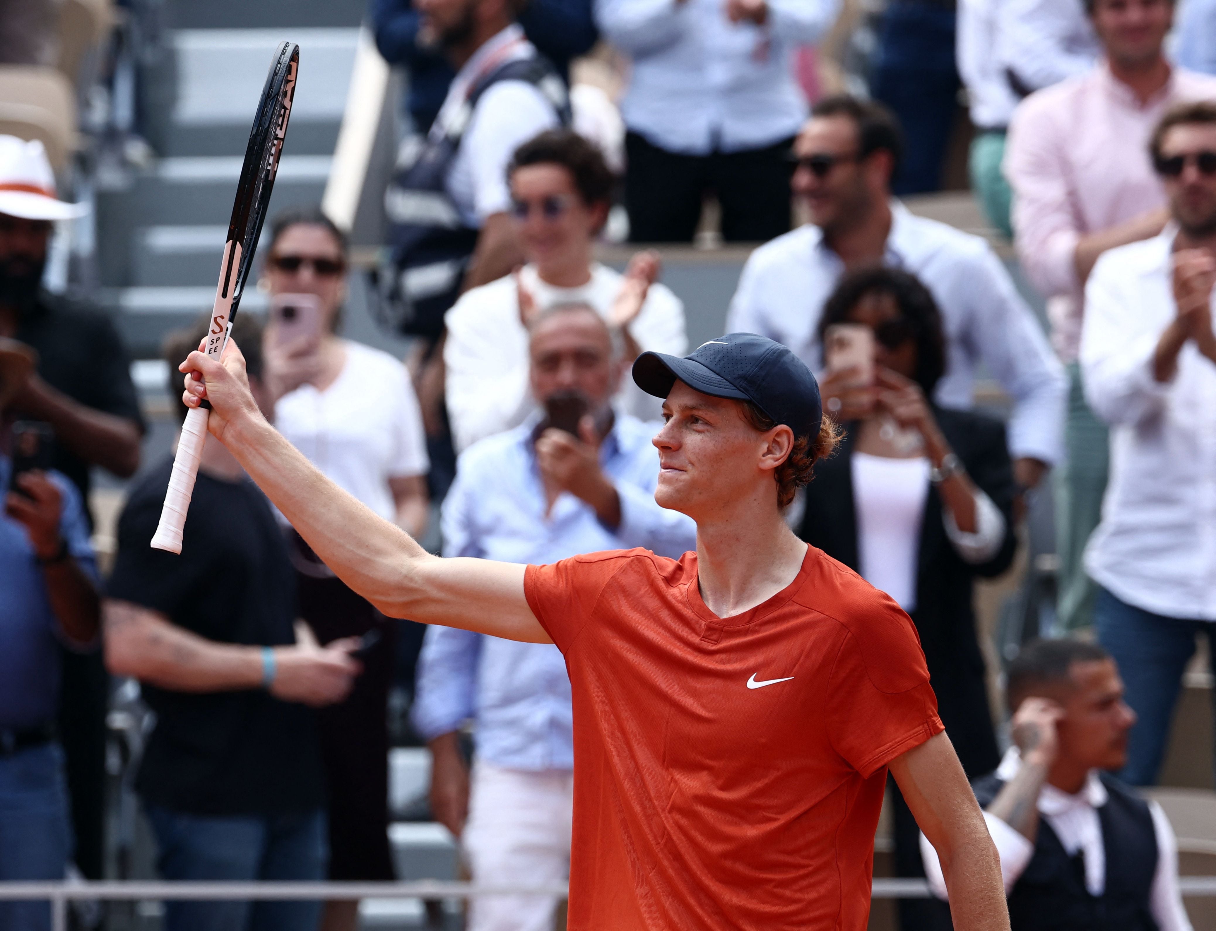 Jannik Sinner celebró el pase a las semifinales de Roland Garros (REUTERS/Yves Herman)