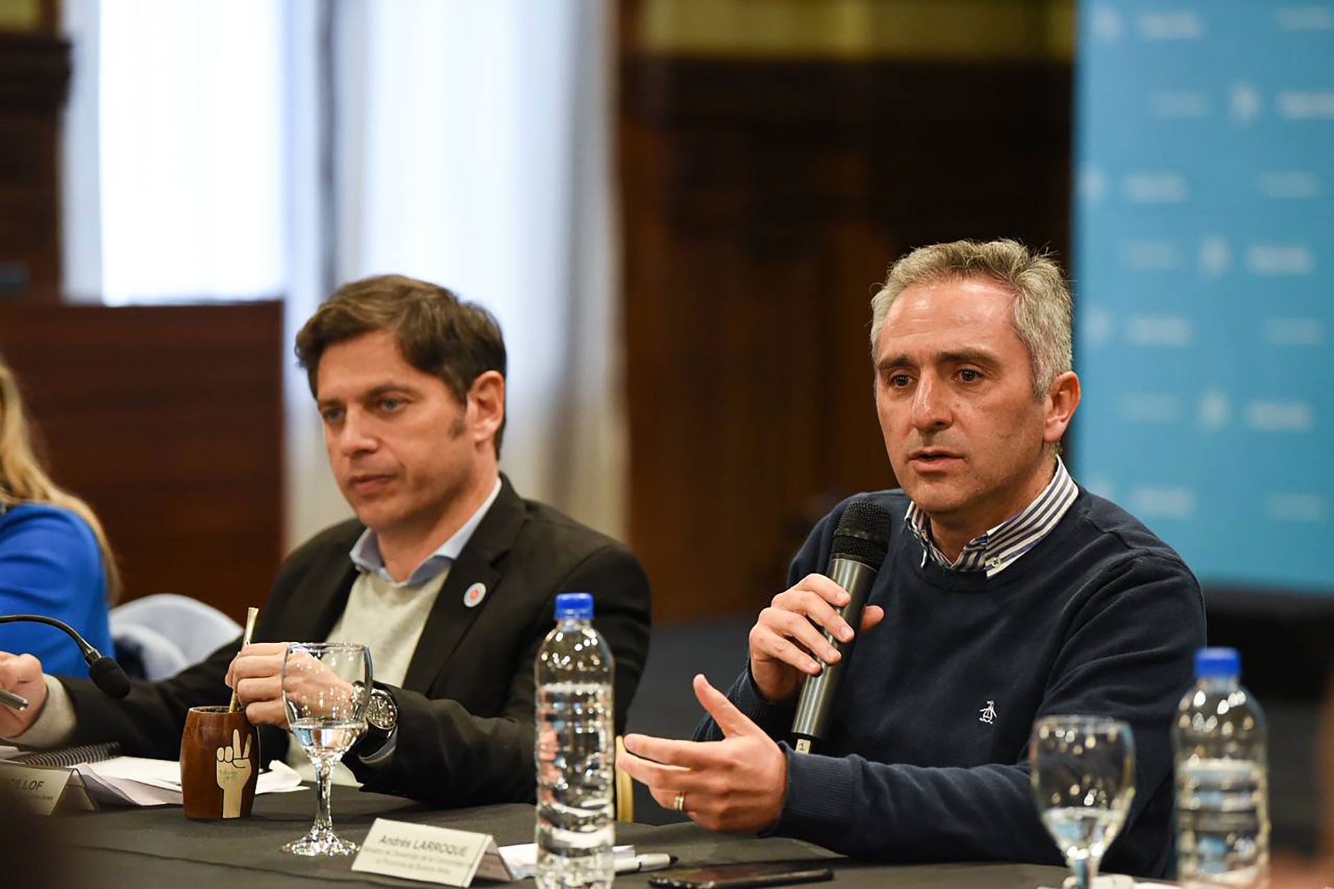 Axel Kicillof y Andrés Larroque con directores de juventud