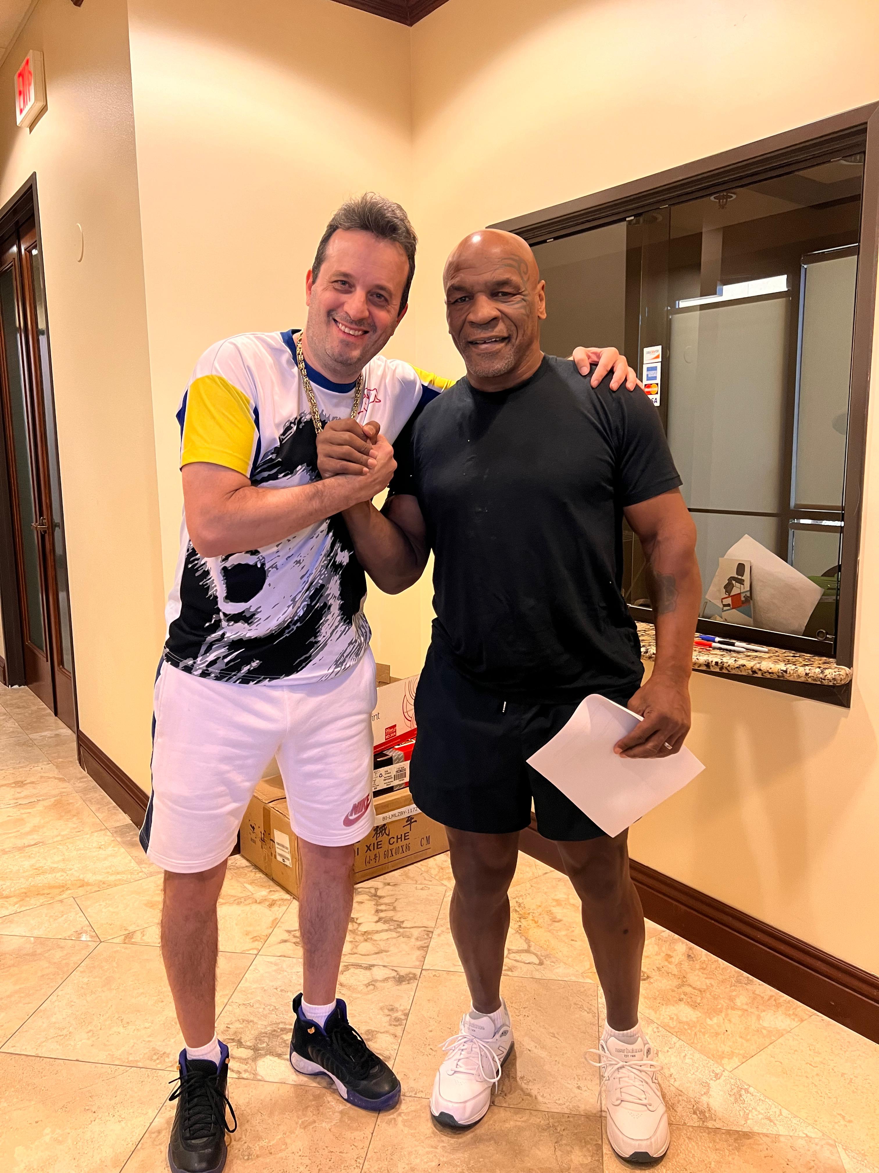 rodrigo calabrese y mike tyson