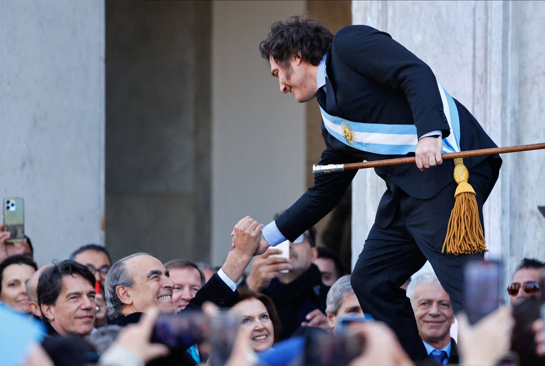 Francos, Posse y el presidente Javier Milei, durante el acto por el 25 de mayo en Córdoba. Foto: REUTERS/Leandro Bustamante Gomez