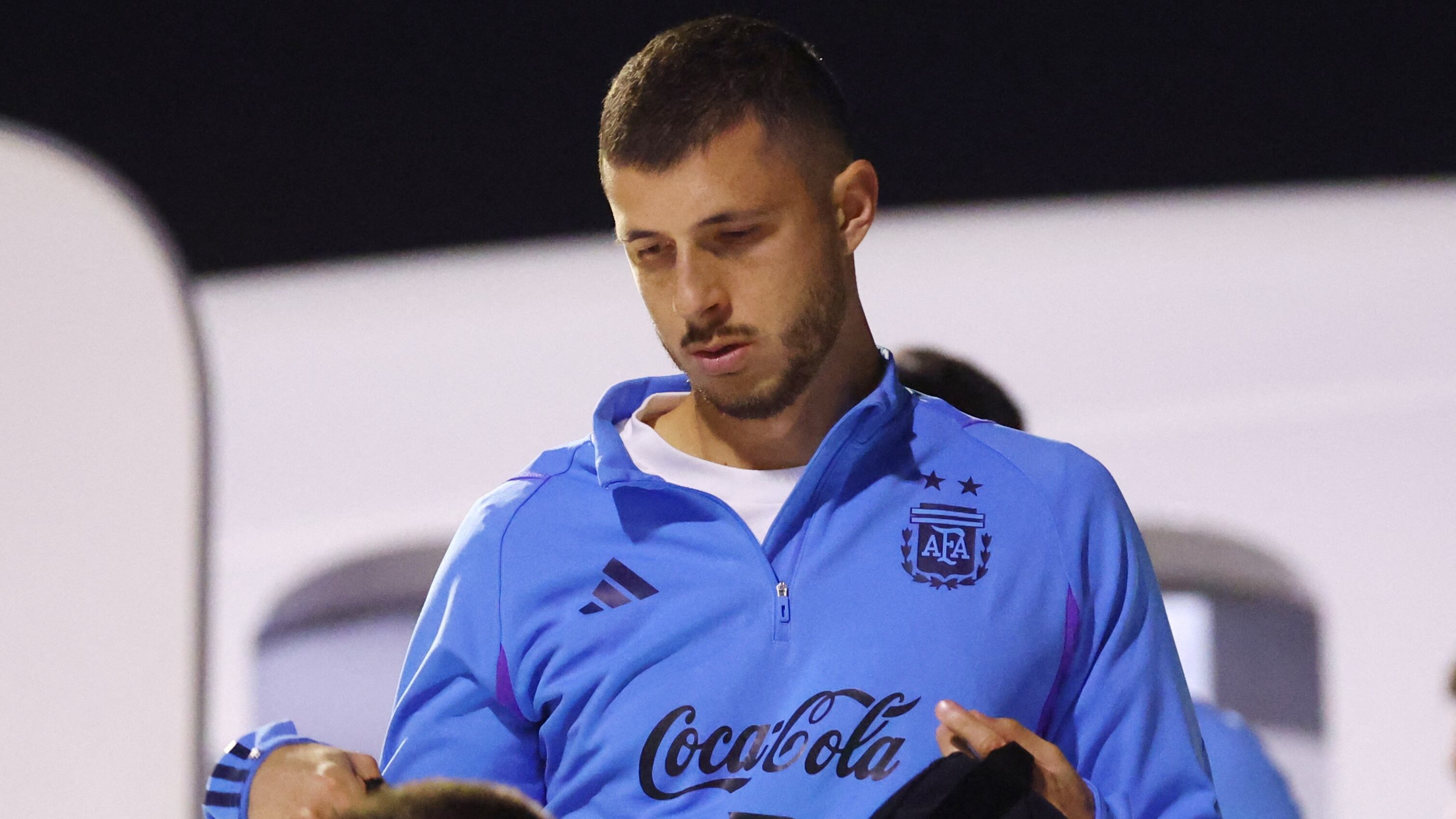 Guido Rodríguez tiene un futuro incierto. Foto: REUTERS/Hannah Mckay