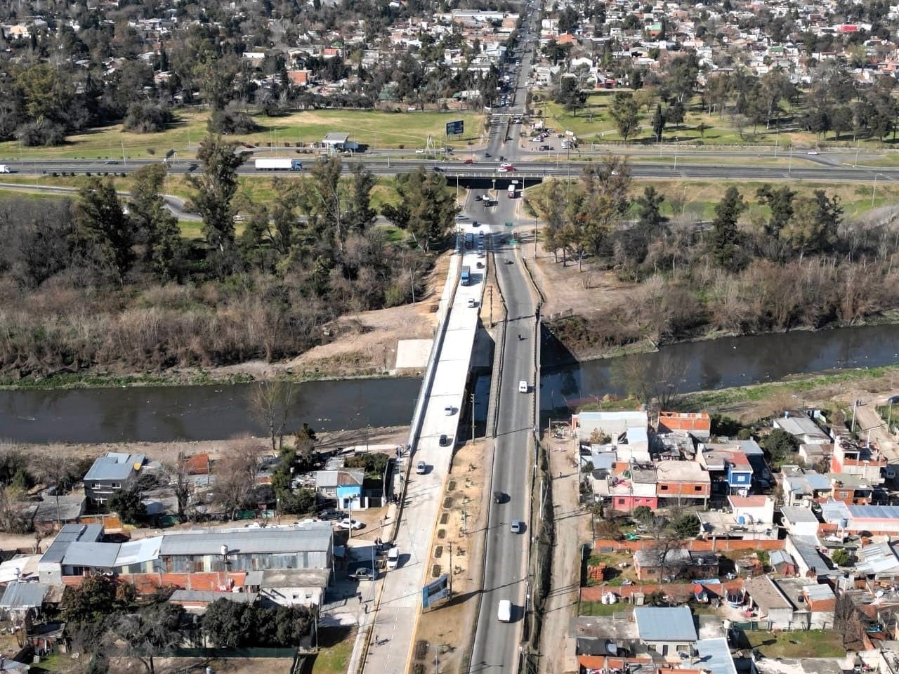 Nuevo Puente sobre la Av. Néstor Kirchner en Moreno