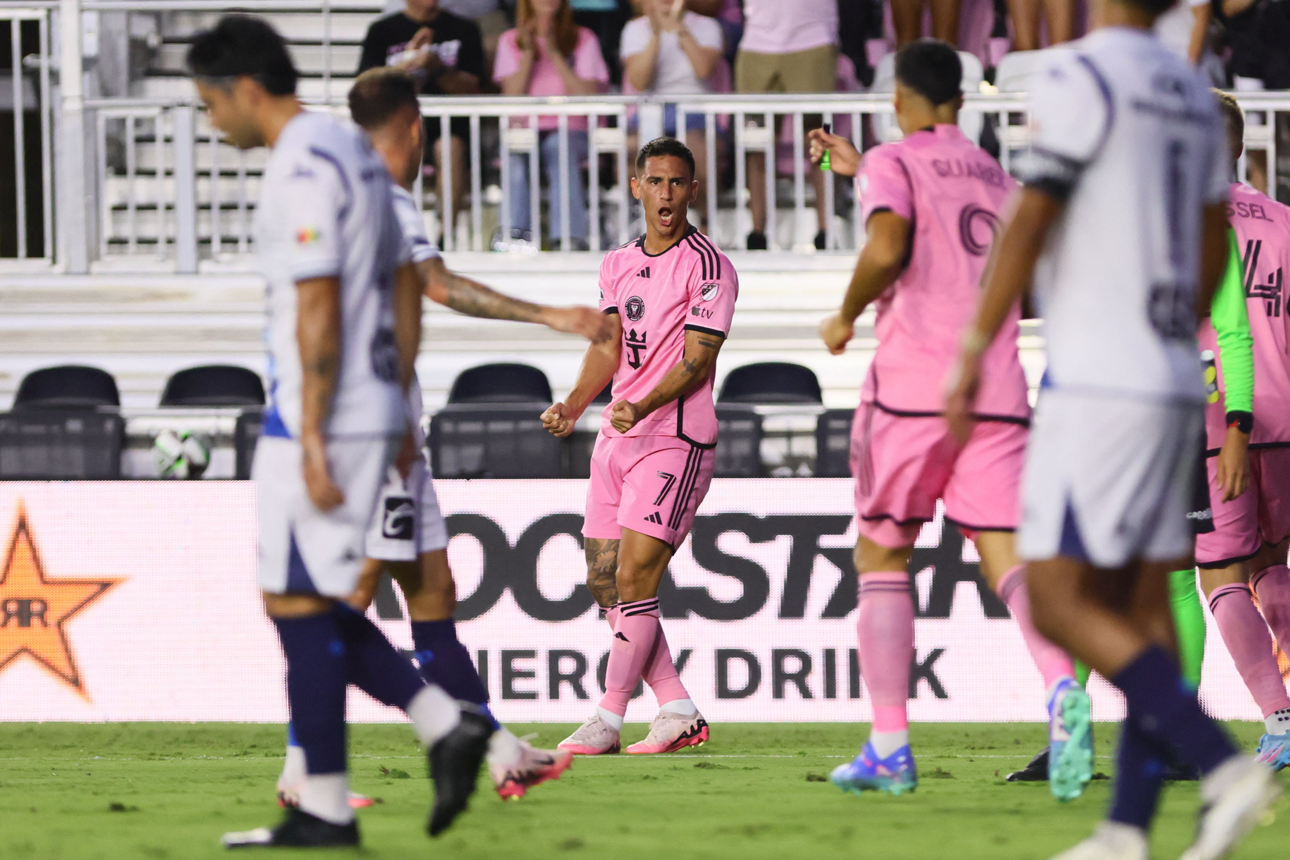 Matías Rojas festeja el primer gol de Inter Miami ante Puebla por la primera fecha de la Leagues Cup 2024 (Sam Navarro-USA TODAY Sports)