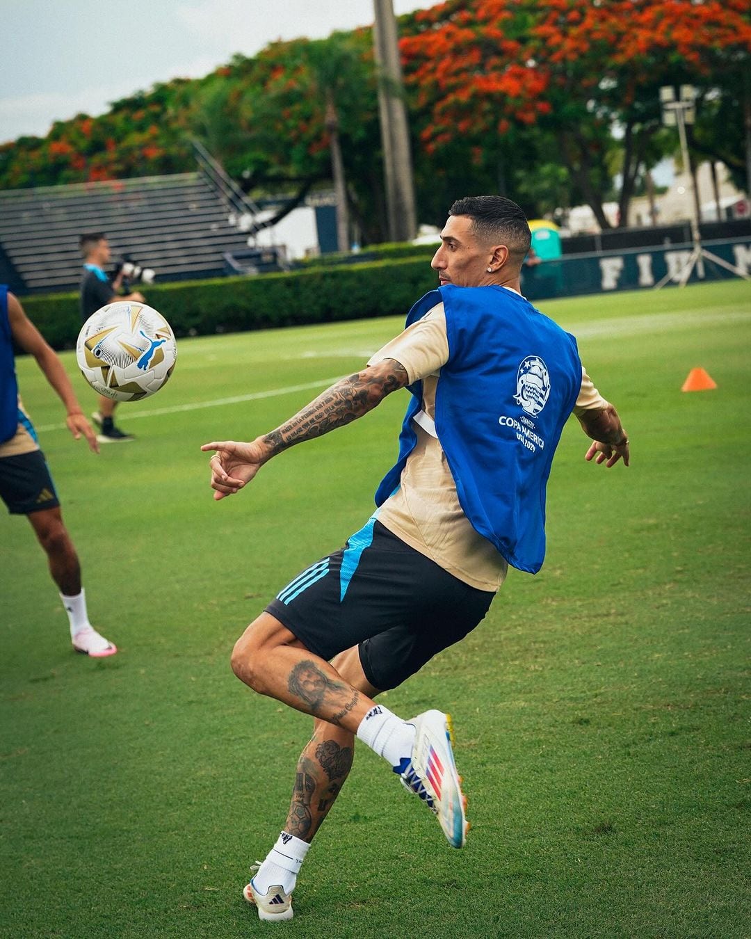 Angel Di María subió a sus redes sociales fotos de su último entrenamiento con la Selección (@angeldimariajm)