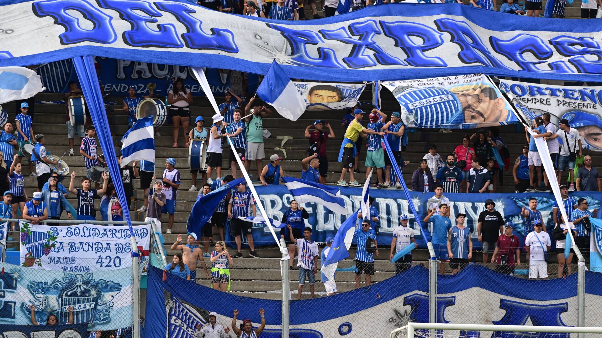 Godoy Cruz tribuna hinchada barra