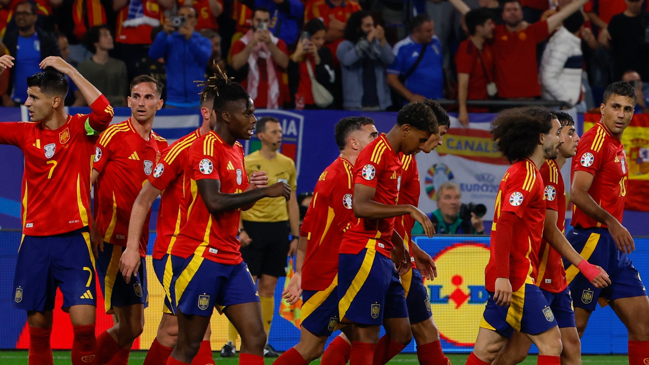 Los jugadores de la selección española celebran un gol en la Eurocopa (Jorge Guillén, EFE)