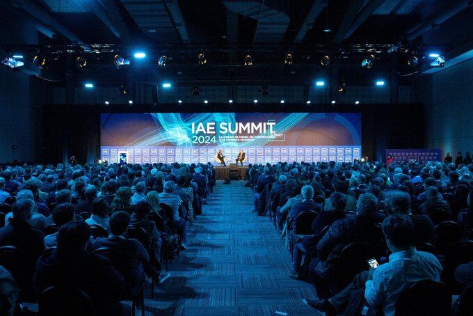 Francos en evento IAE SUMMIT