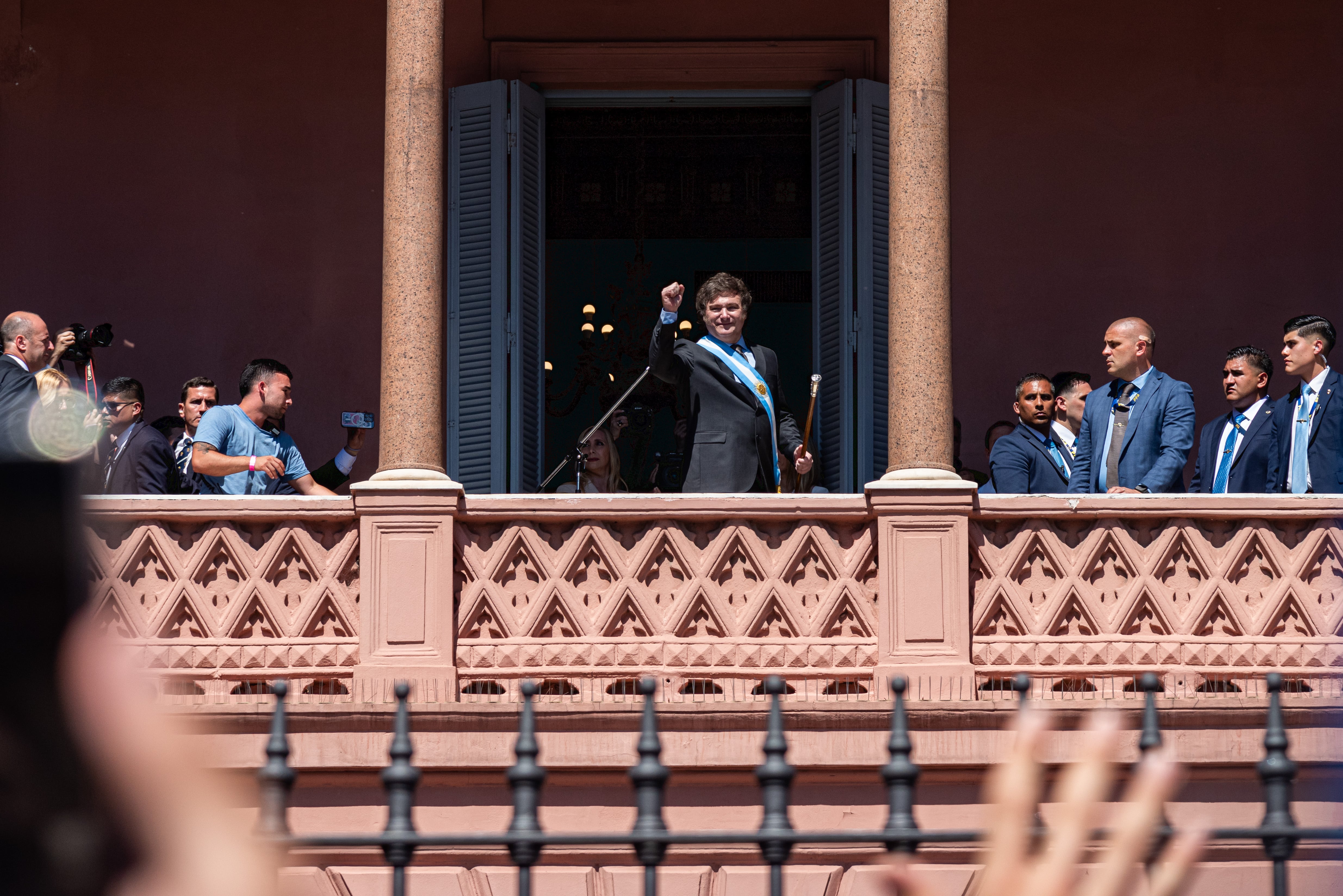 Foto de archivo: Milei, en el balcón de la Casa Rosada, el día de su asunción