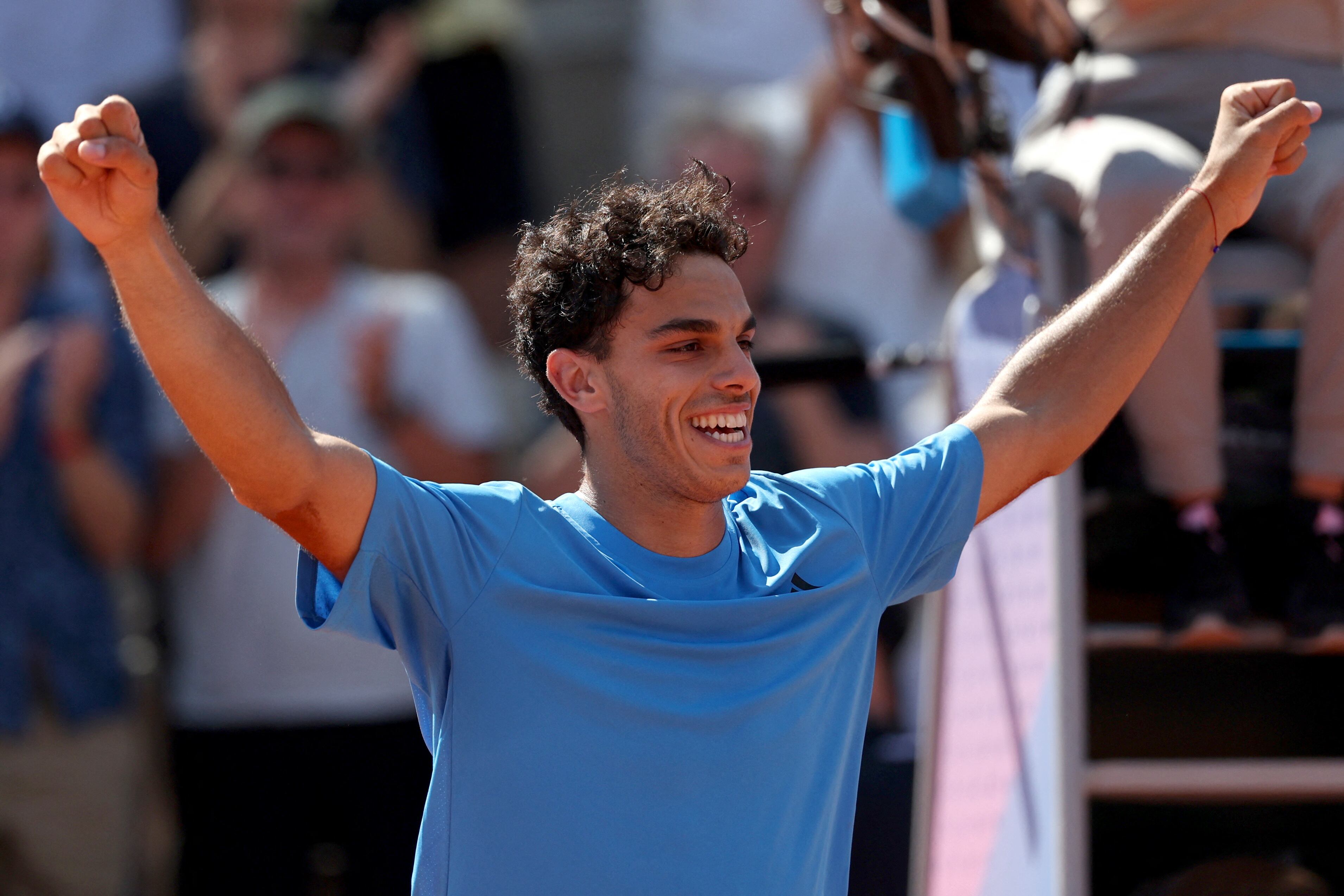 Francisco Cerúndolo festeja el triunfo ante el local Ugo Humbert. Foto: REUTERS/Violeta Santos Moura