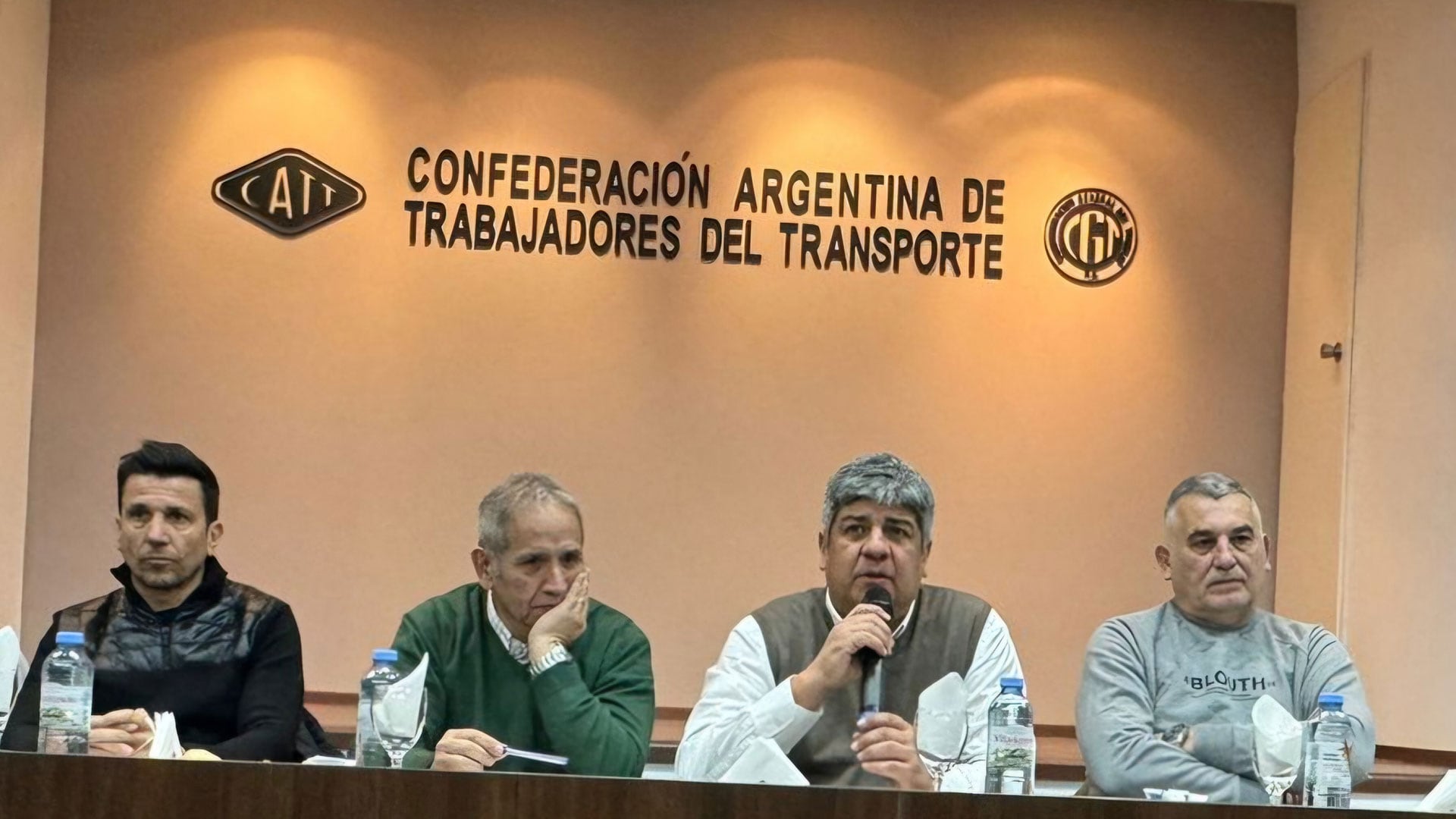 Pablo Moyano y Sergio Palazzo en la reunión de la CATT