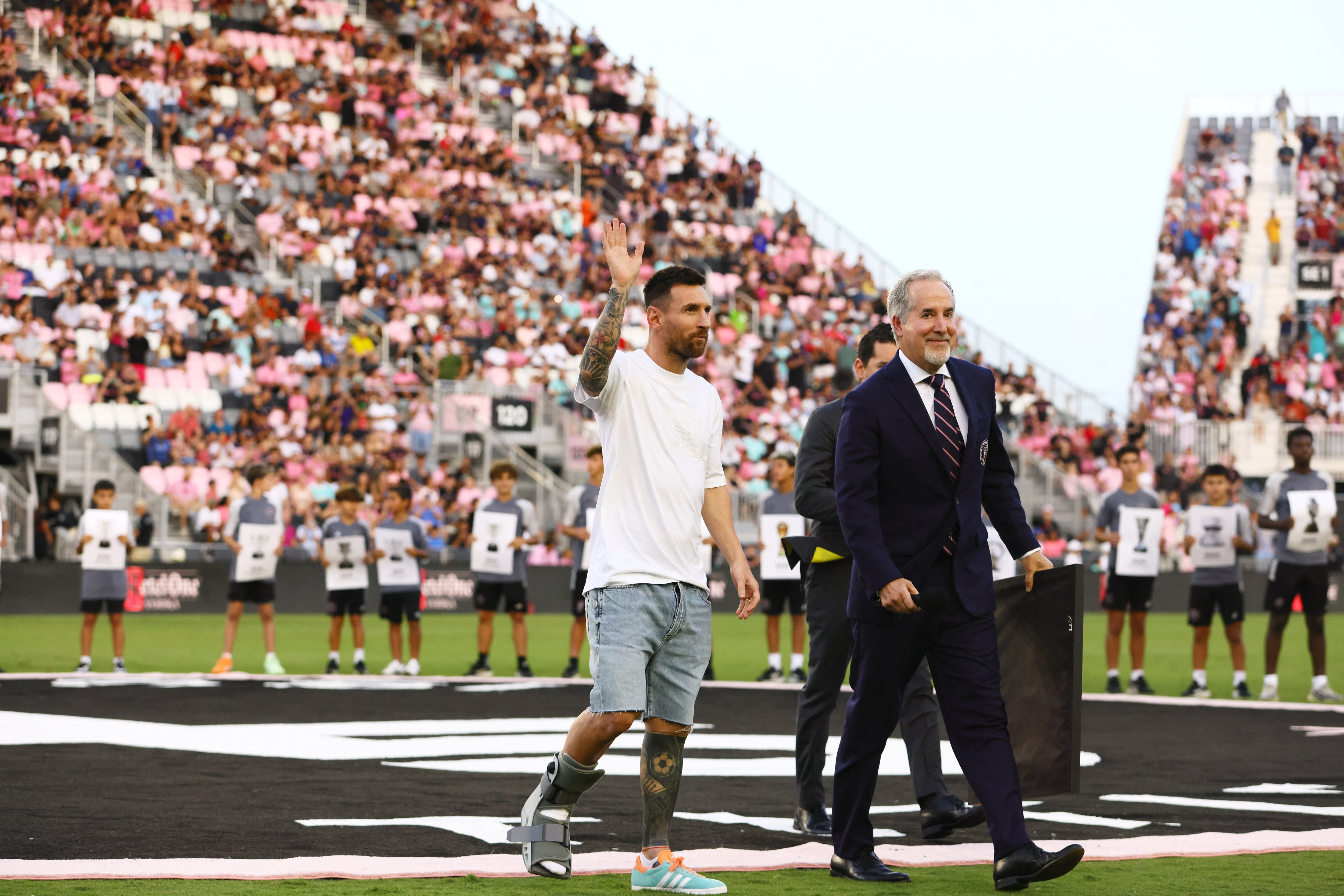 El saludo de Messi a los hinchas (Crédito: Sam Navarro-USA TODAY Sports)