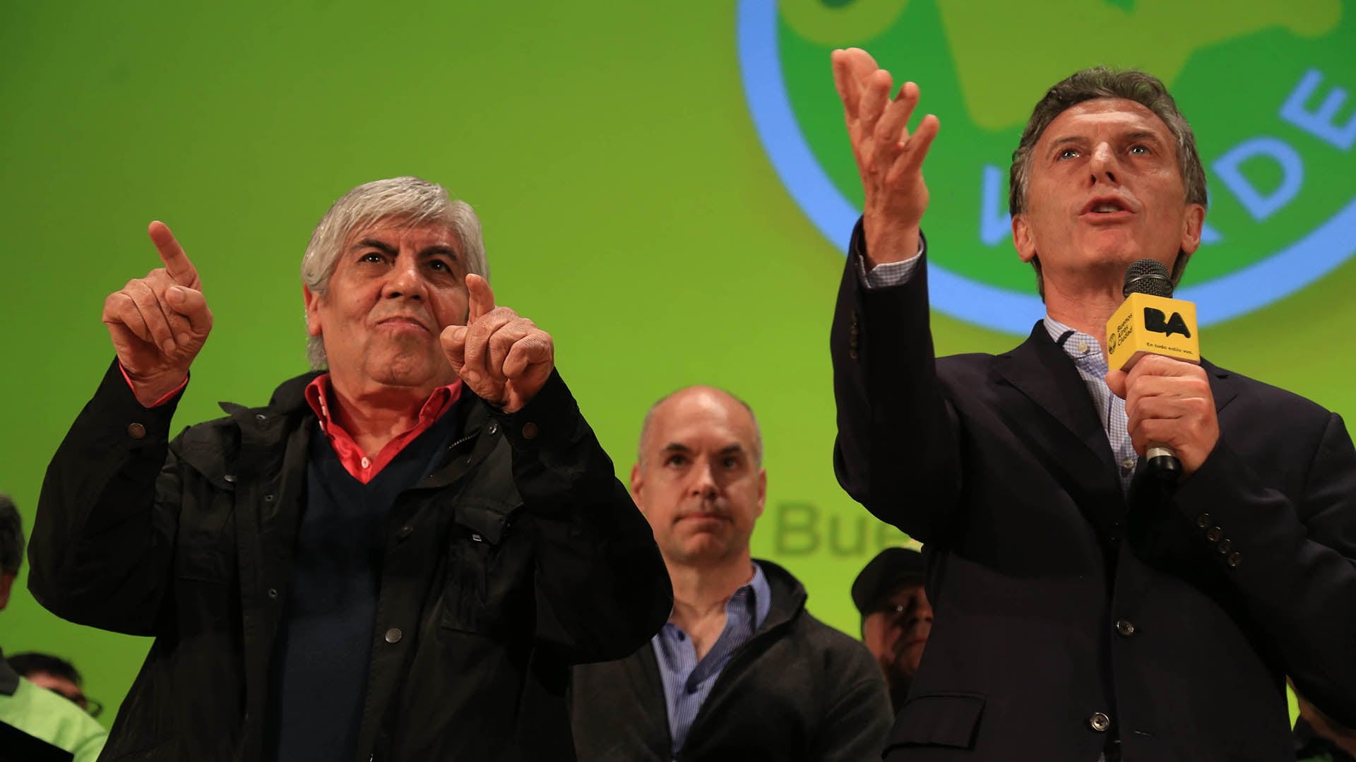 Hugo Moyano junto a Mauricio Macri (NA)