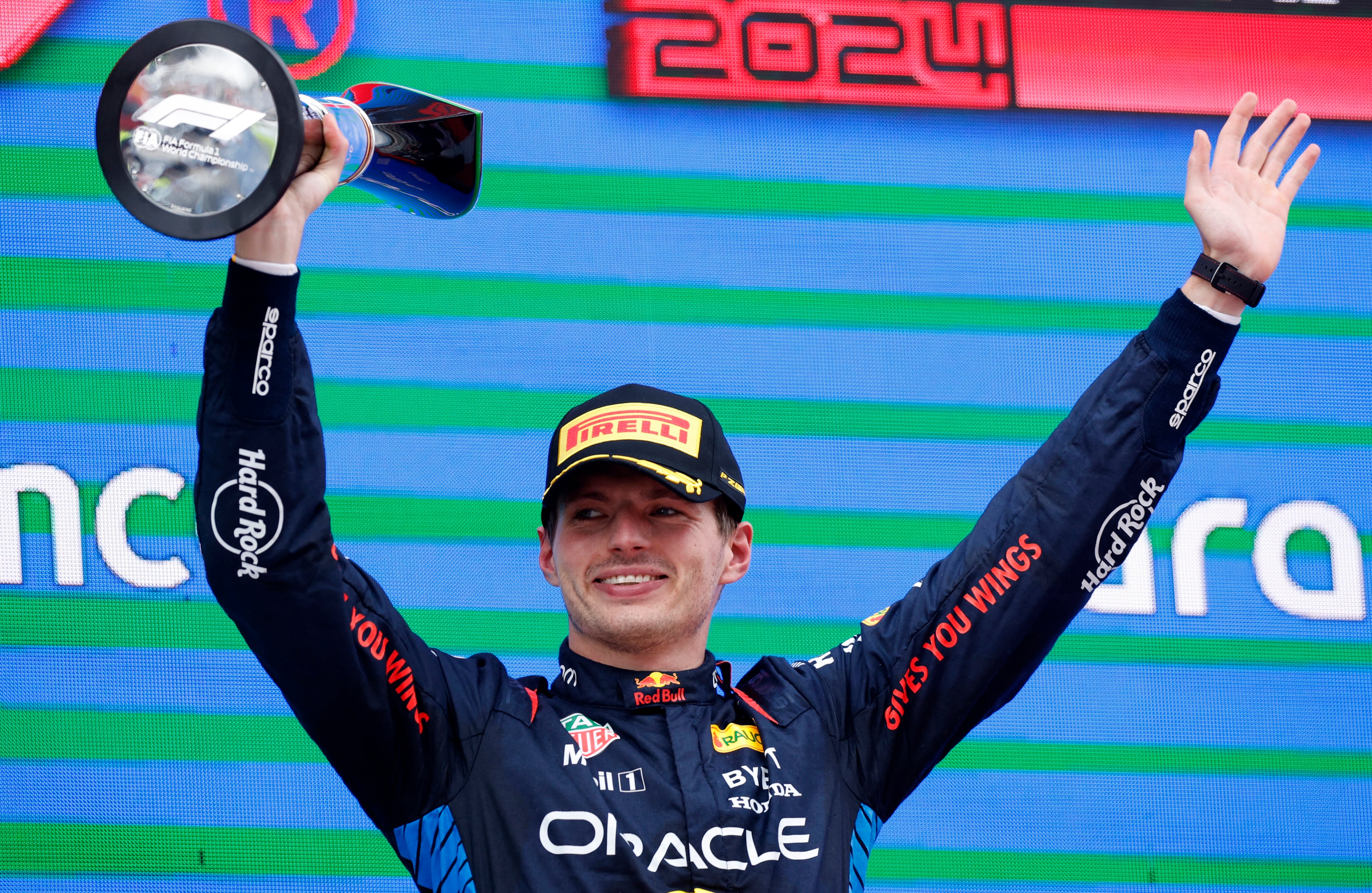 Max Verstappen celebra su última victoria, este año en España (REUTERS/Albert Gea)