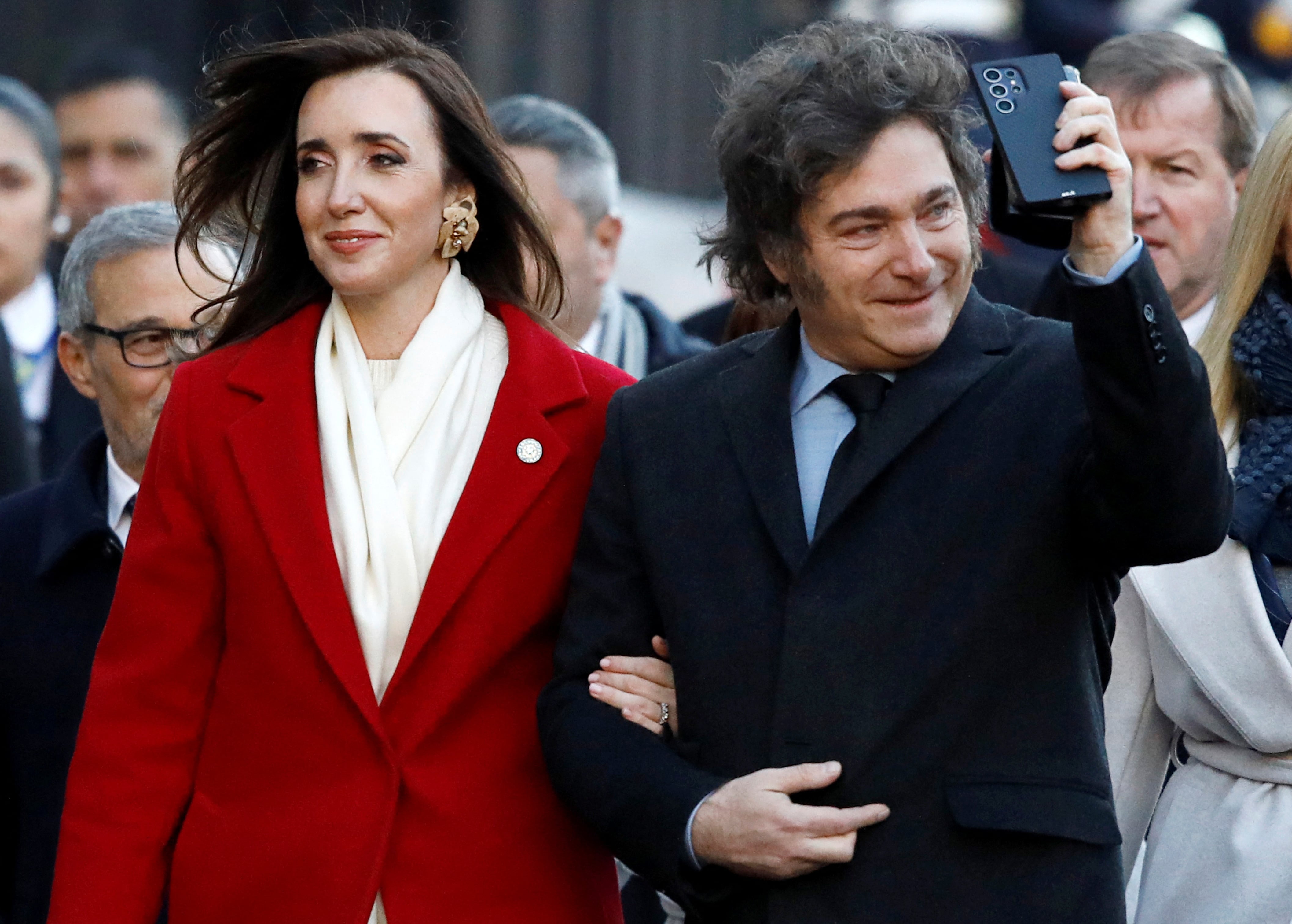 Victoria Villarruel y Javier Milei antes de ingresar a la Catedral Metropolitana de Buenos Aires para el tedeum por el 9 de julio. Foto: REUTERS/Martin Cossarini