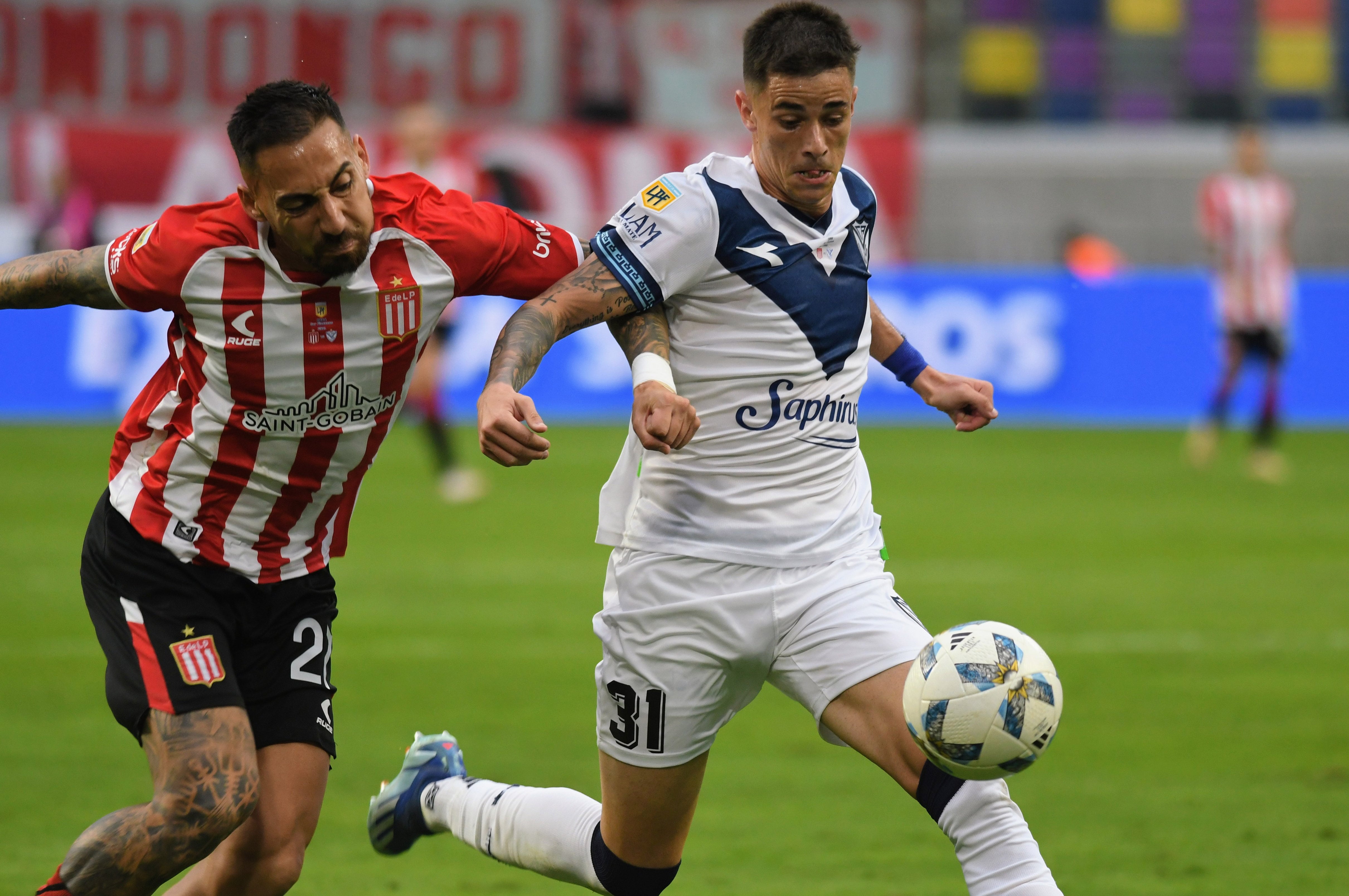 Valentín Gómez durante la final de la Copa de la Liga entre Vélez y Estudiantes de La Plata (Fotobaires)