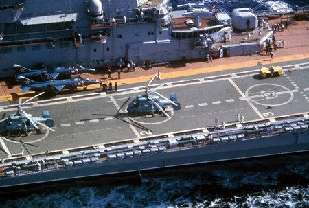 Aircraft Carrier Minsk In 1986 3