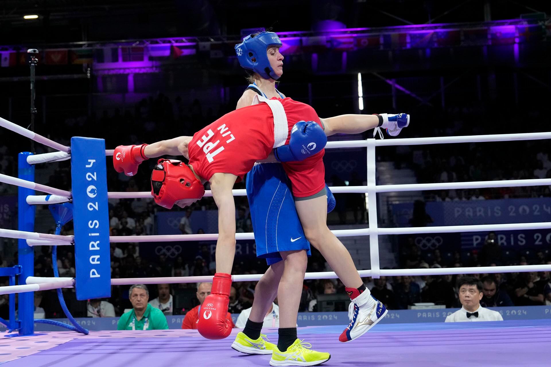 Pelea entre Lin yu Ting y Svetlana Staneva