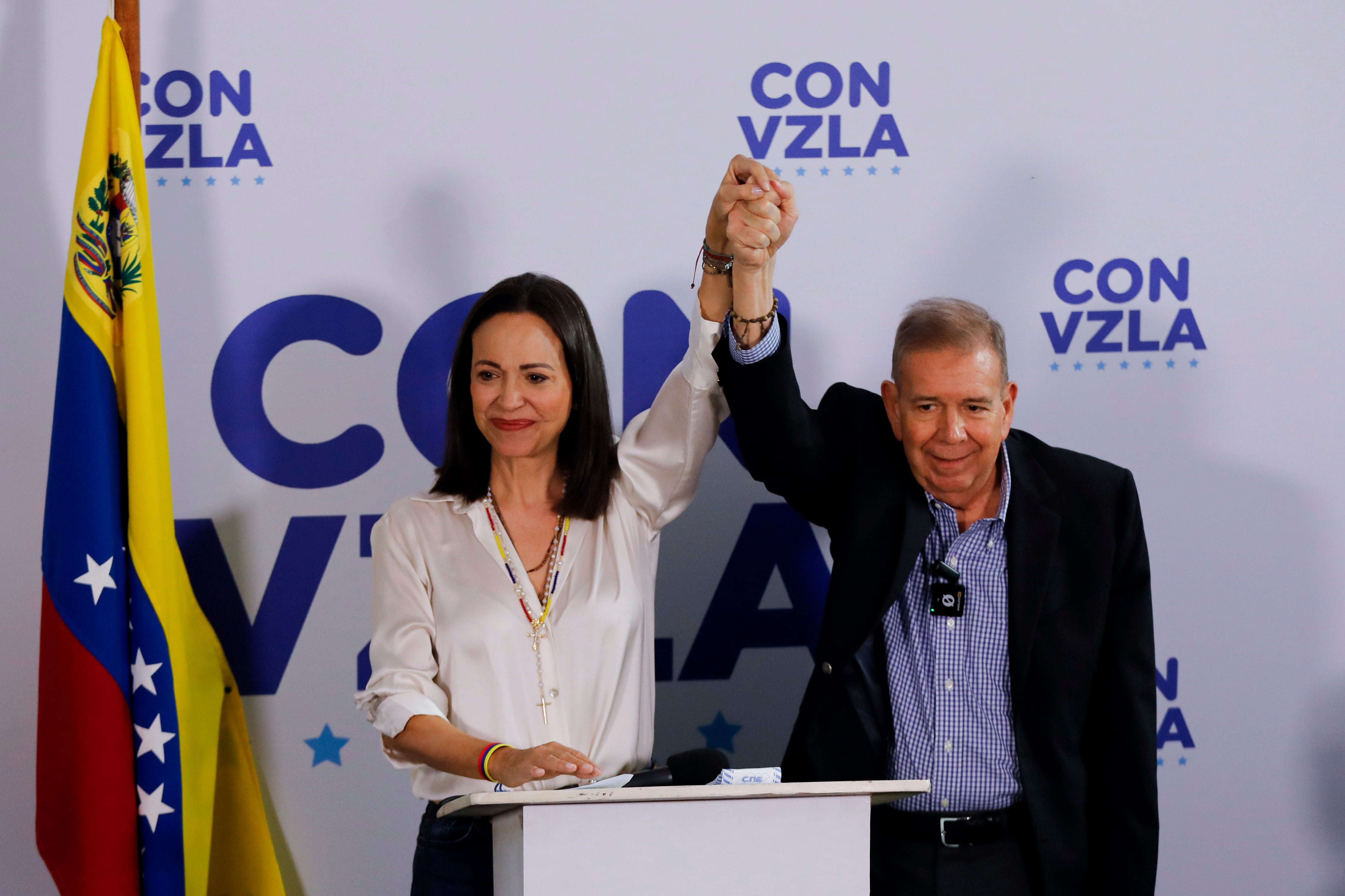 Edmundo González y la líder opositora María Corina Machado tras las elecciones en Venezuela