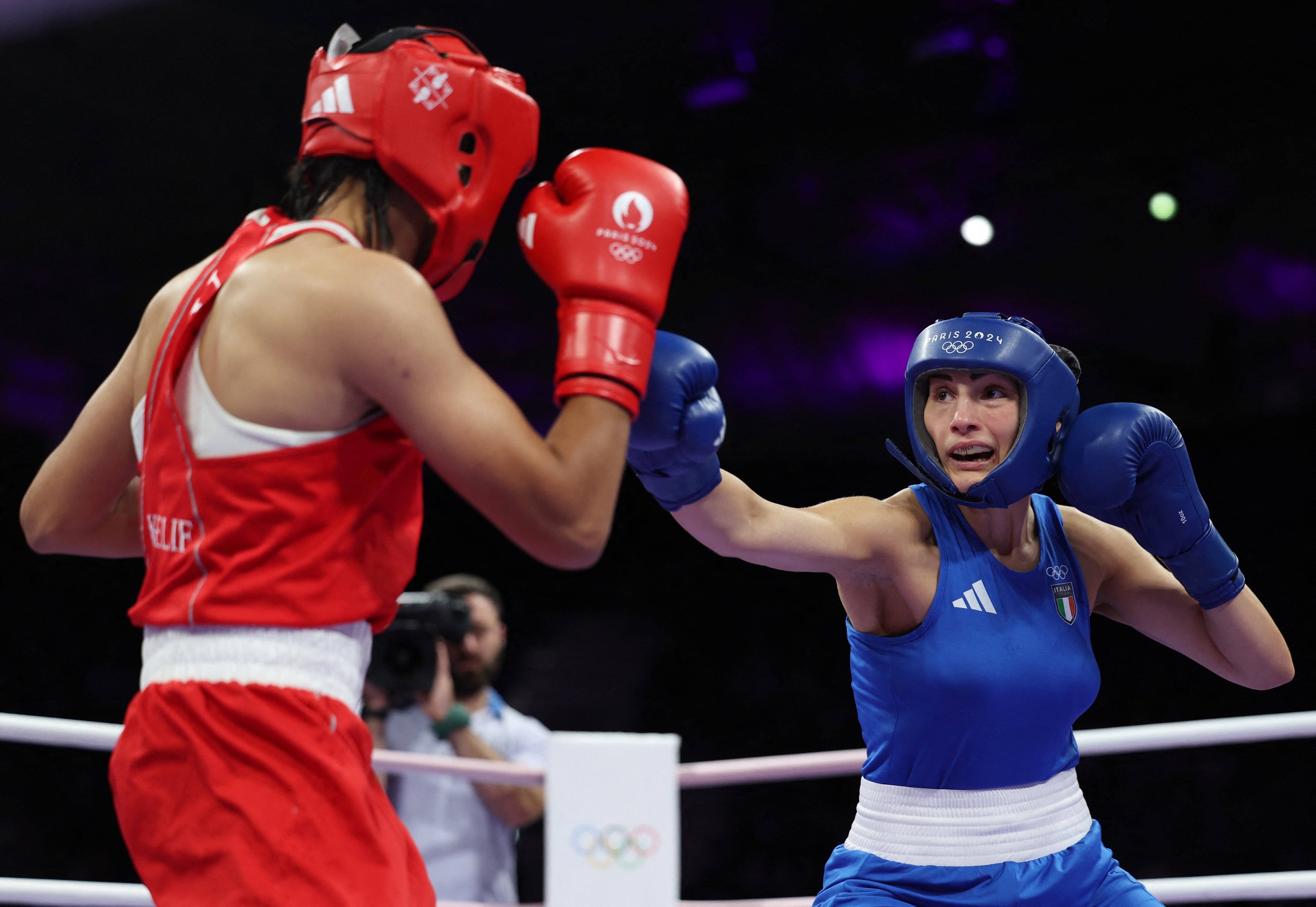 Carini tiró la toalla a los 46 segundos de pelea en los octavos de final del rango de hasta 66kg (REUTERS/Isabel Infantes)