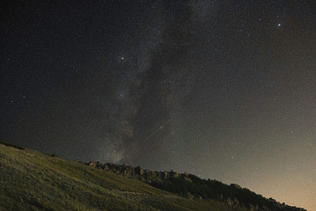 Llegan las Perseidas: guía rápida para saber dónde, cómo y cuándo disfrutar de la gran lluvia de estrellas del verano 