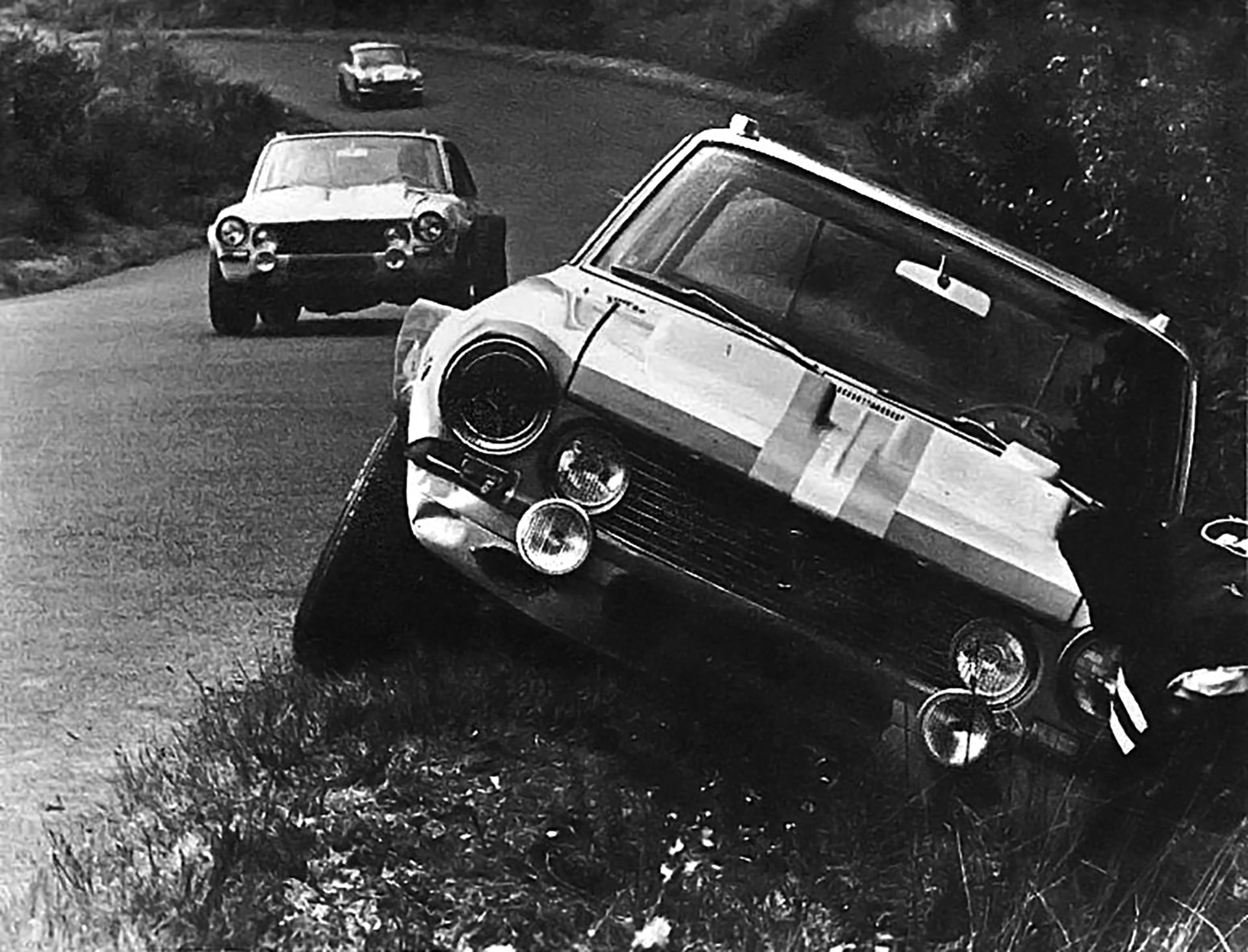 El Torino 2 luego de abandonar en el Infierno Verde, en 1969. Detrás aparece el número 3. Los tres Torinos volvieron a estar juntos en una pista en 2014 (Archivo CORSA)