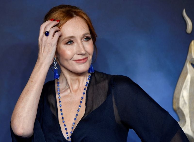 J.K. Rowling señaló que los magos no necesitan de dispositivos tecnológicos. REUTERS/Toby Melville