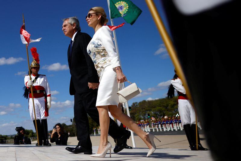 Otros tiempos: Alberto Fernández y Fabiola Yañez en el Palacio de Planalto en Brasilia (REUTERS/Adriano Machado/archivo)