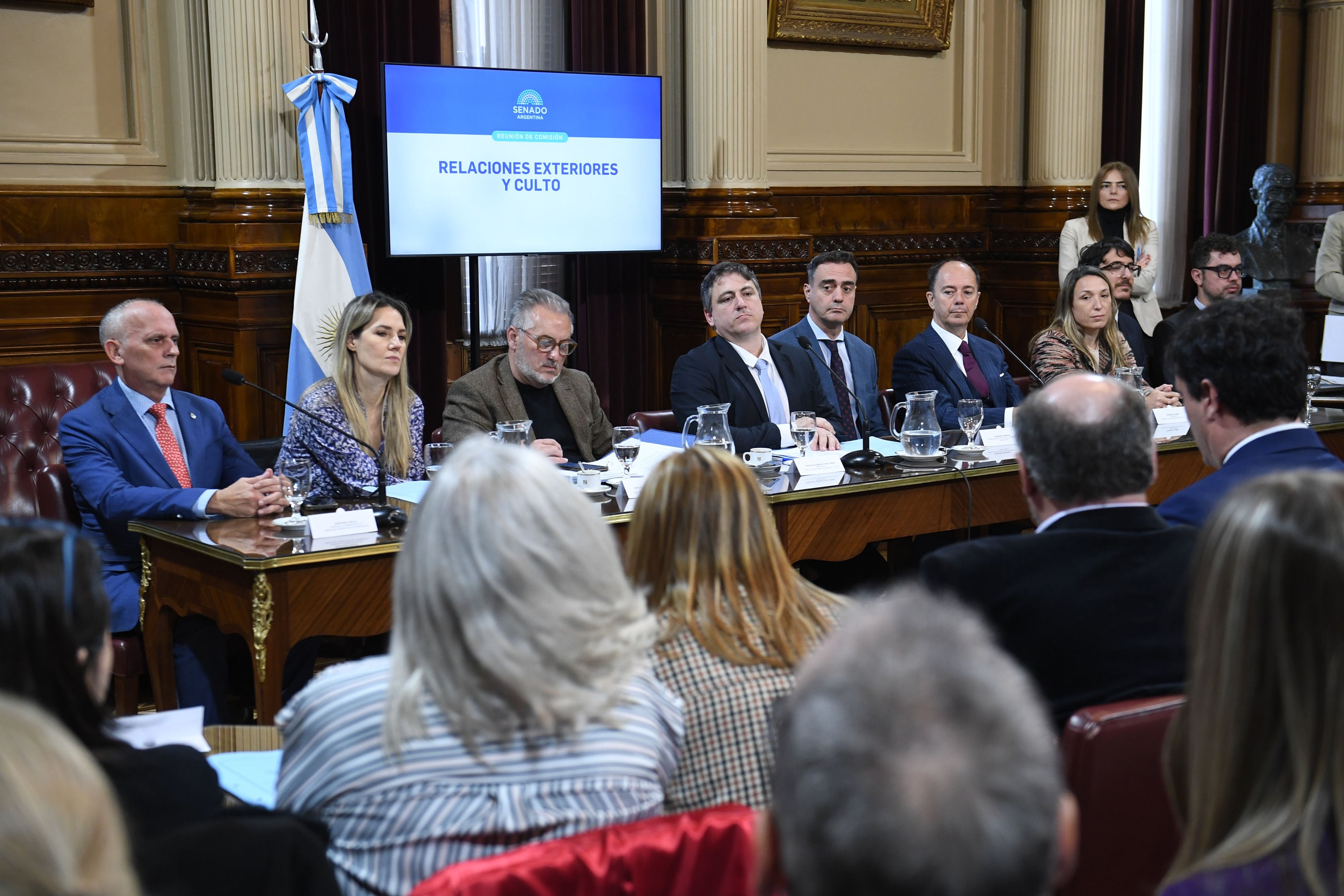 Reunión de la Comisión de Relaciones Exteriores y Culto en el salón Arturo Illia del Senado de la Nación, el 7 de agosto de 2024 en Buenos Aires, Argentina.