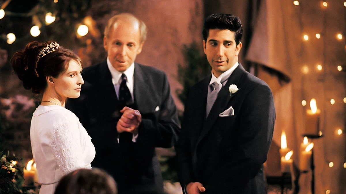 David Schwimmer, Helen Baxendale y Peter Eyre en Friends (1994)