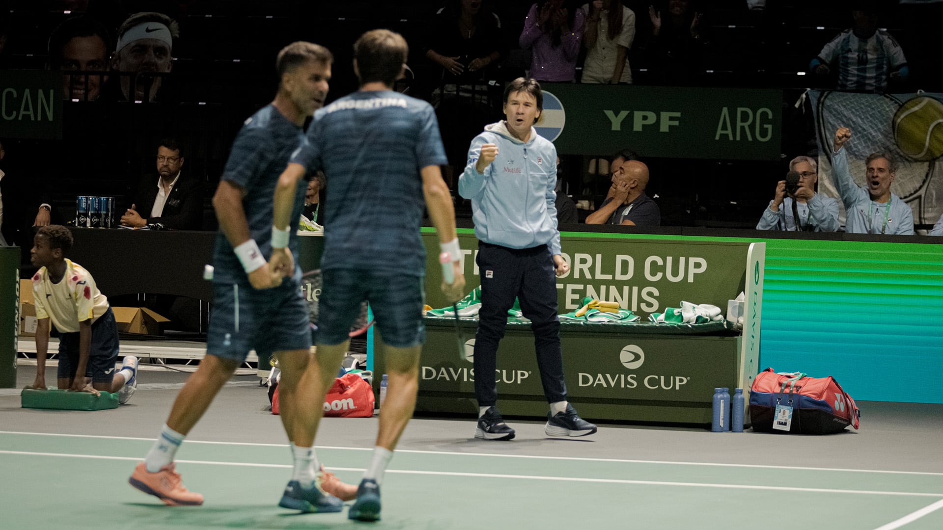 Molteni y González vs. Shapovalov y Pospisil dobles Copa Davis Manchester AO Arena